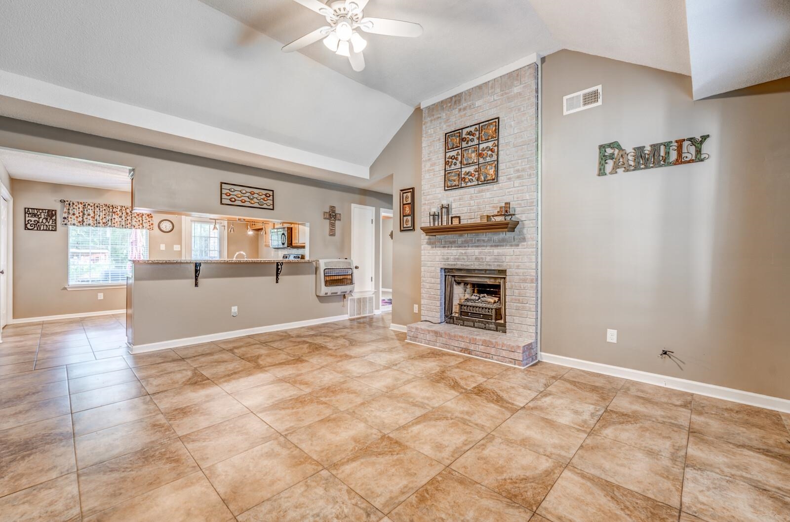 7611 VALLEY GLEN DR