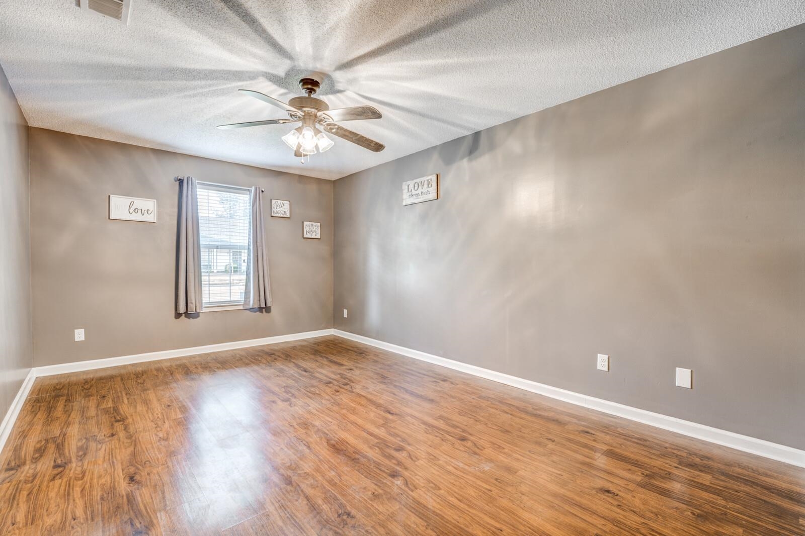 7611 VALLEY GLEN DR