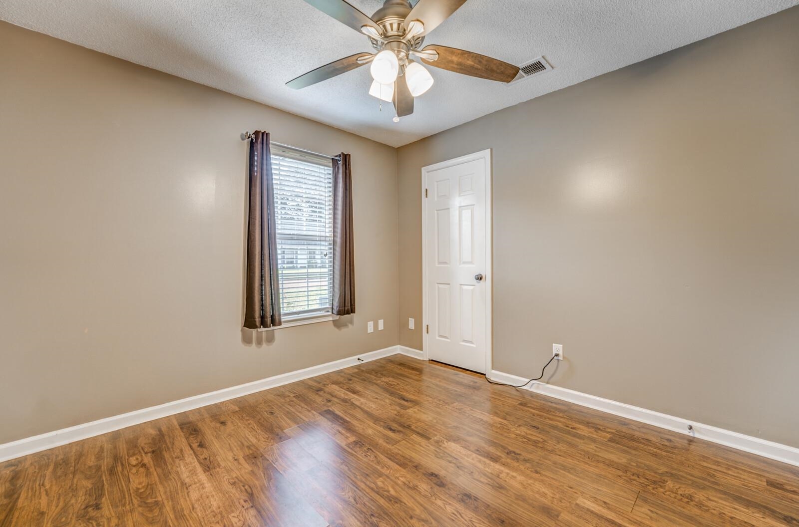 7611 VALLEY GLEN DR