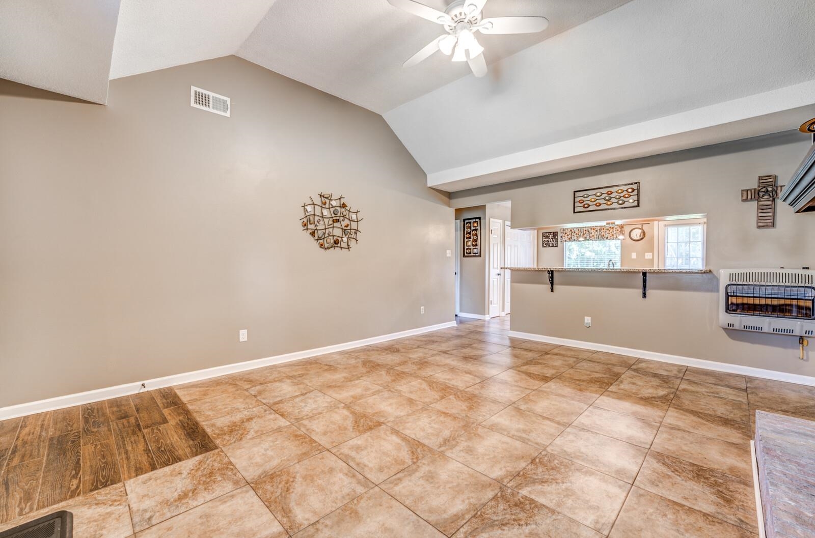 7611 VALLEY GLEN DR