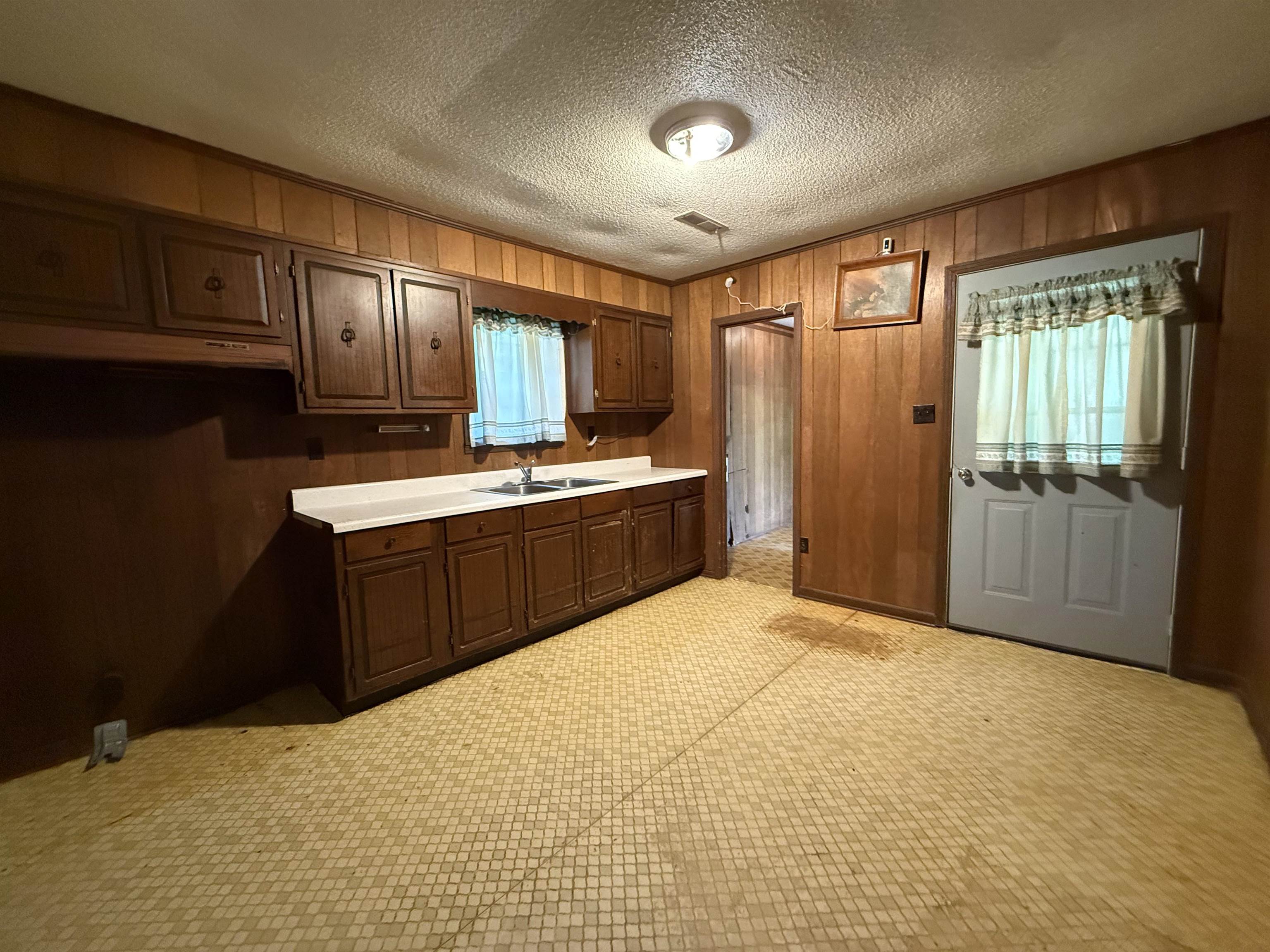 310 JANIE BIRD DR