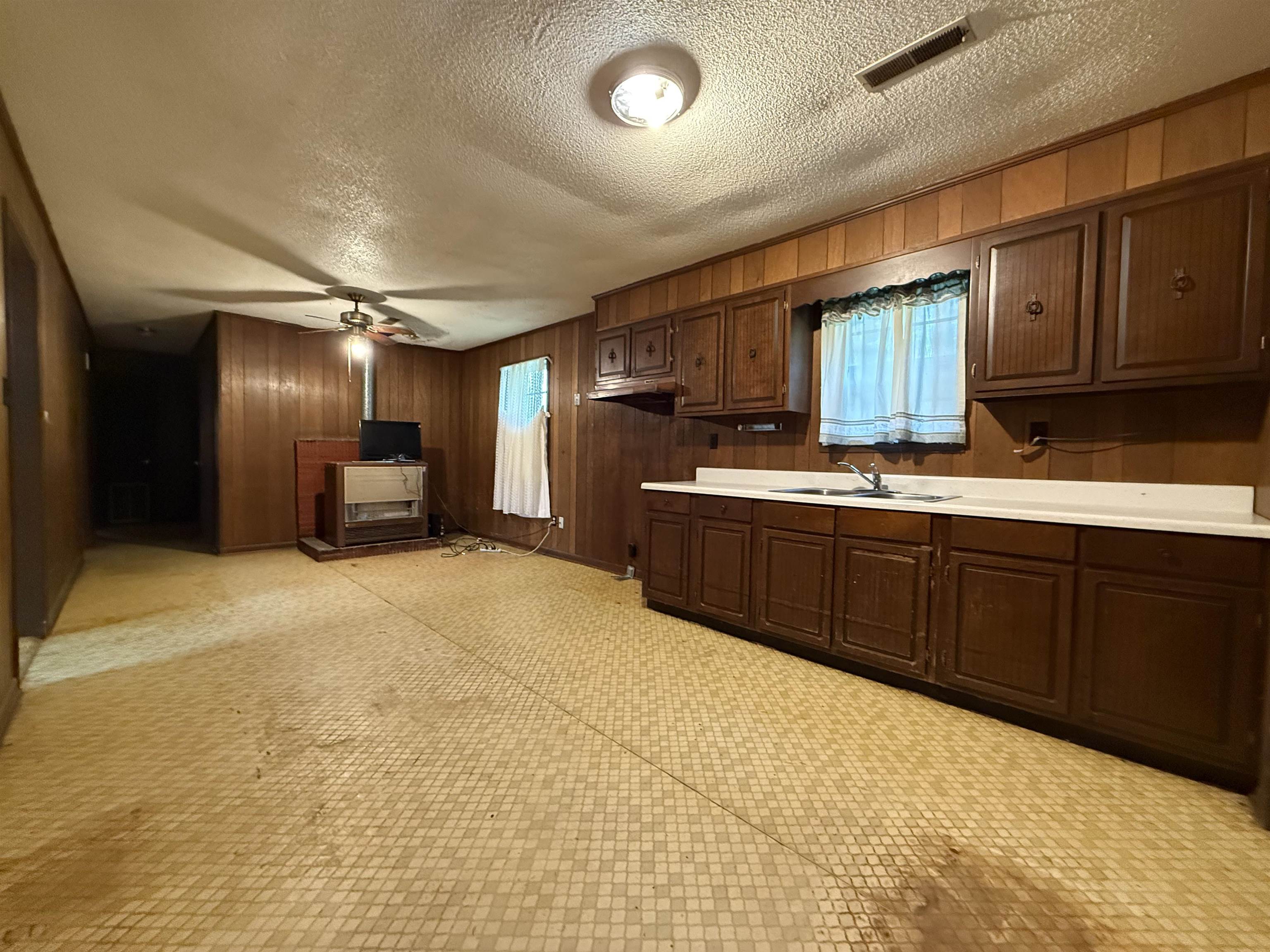 310 JANIE BIRD DR
