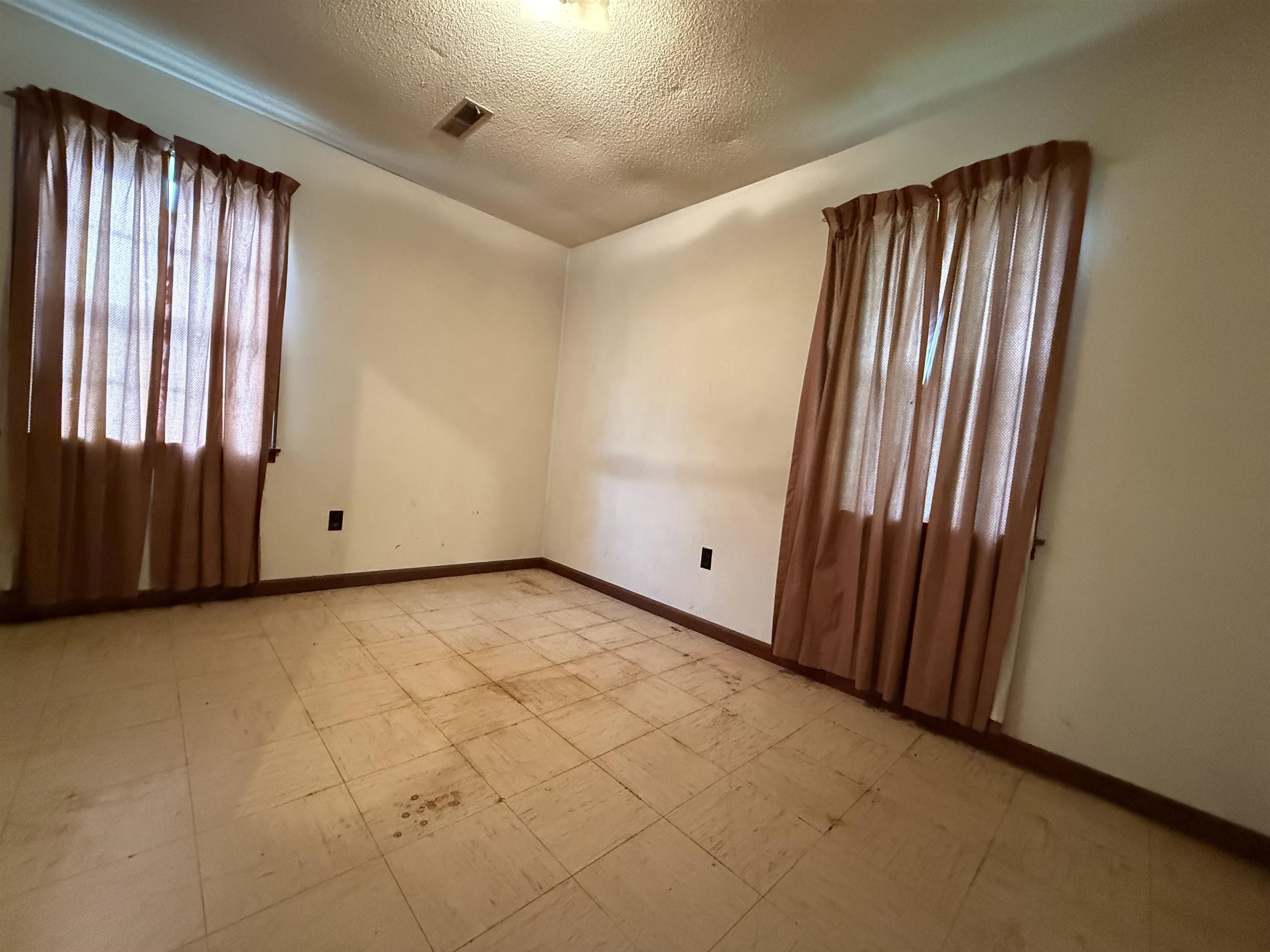 310 JANIE BIRD DR