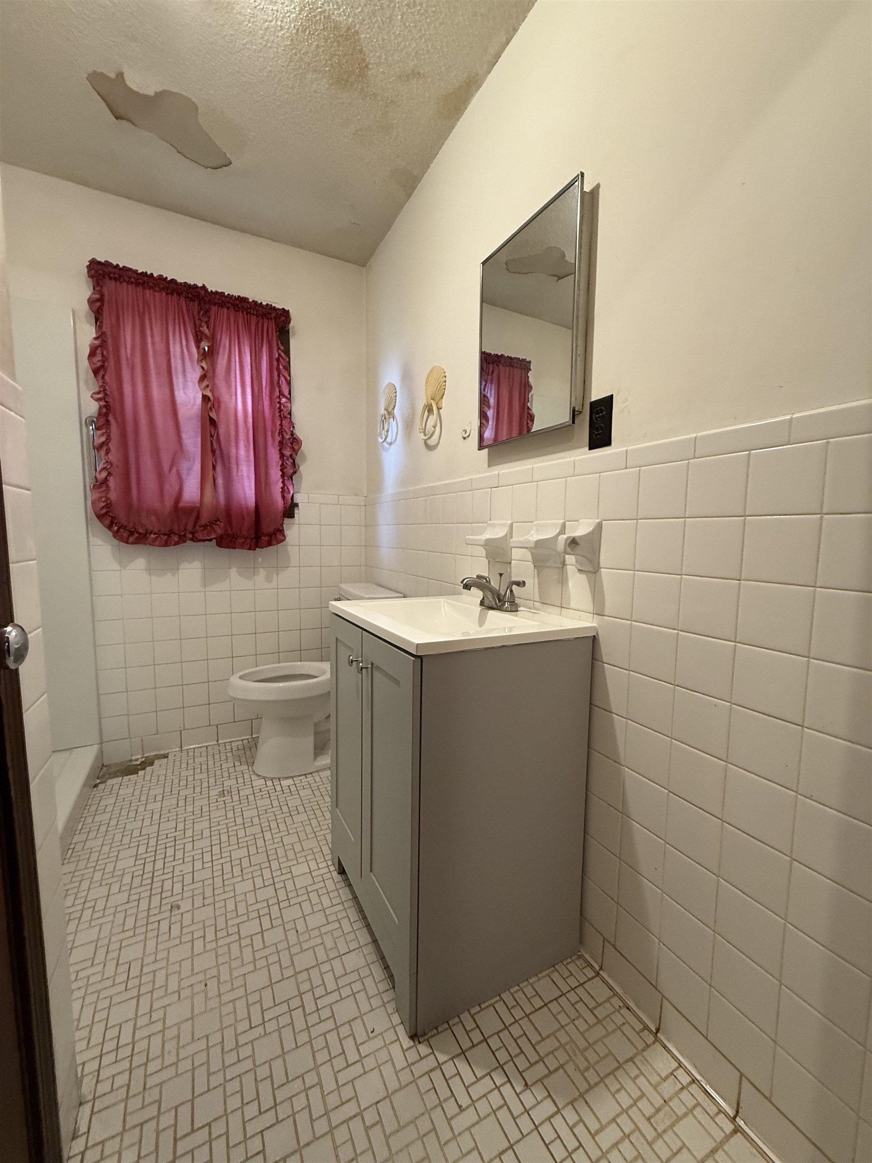 310 JANIE BIRD DR