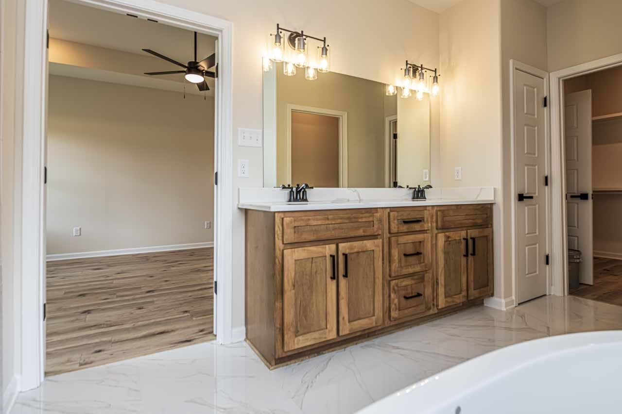 170 OAKLAND RIDGE CV