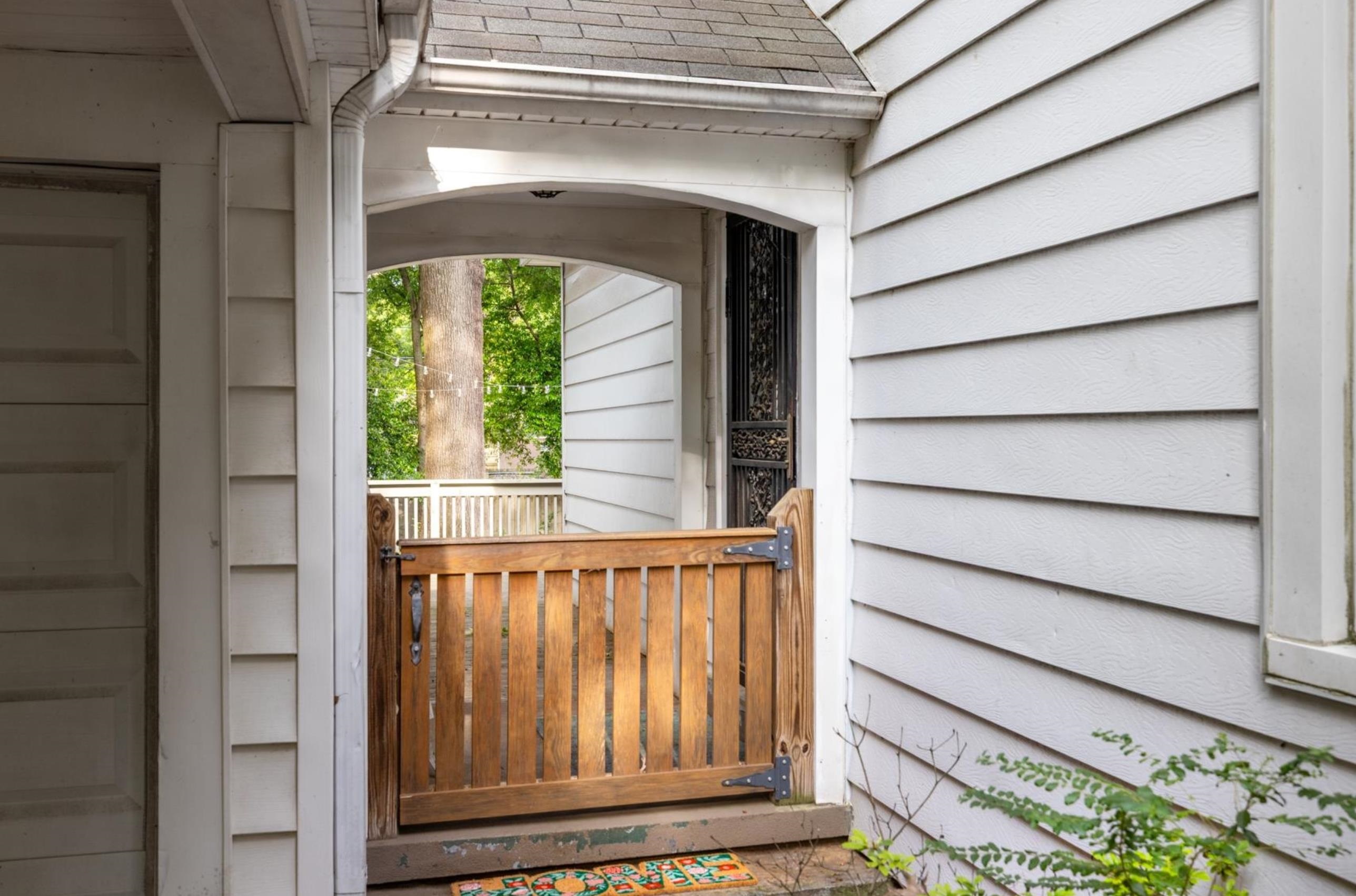 18 N REESE ST