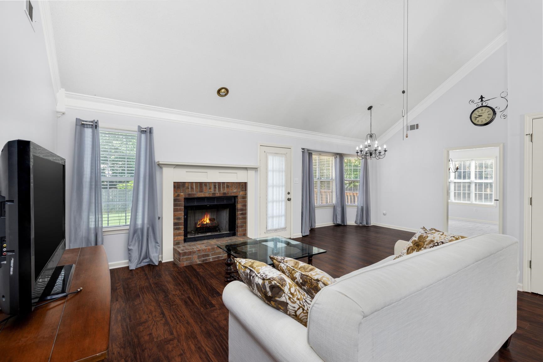 160 GRETNA GREEN DR S