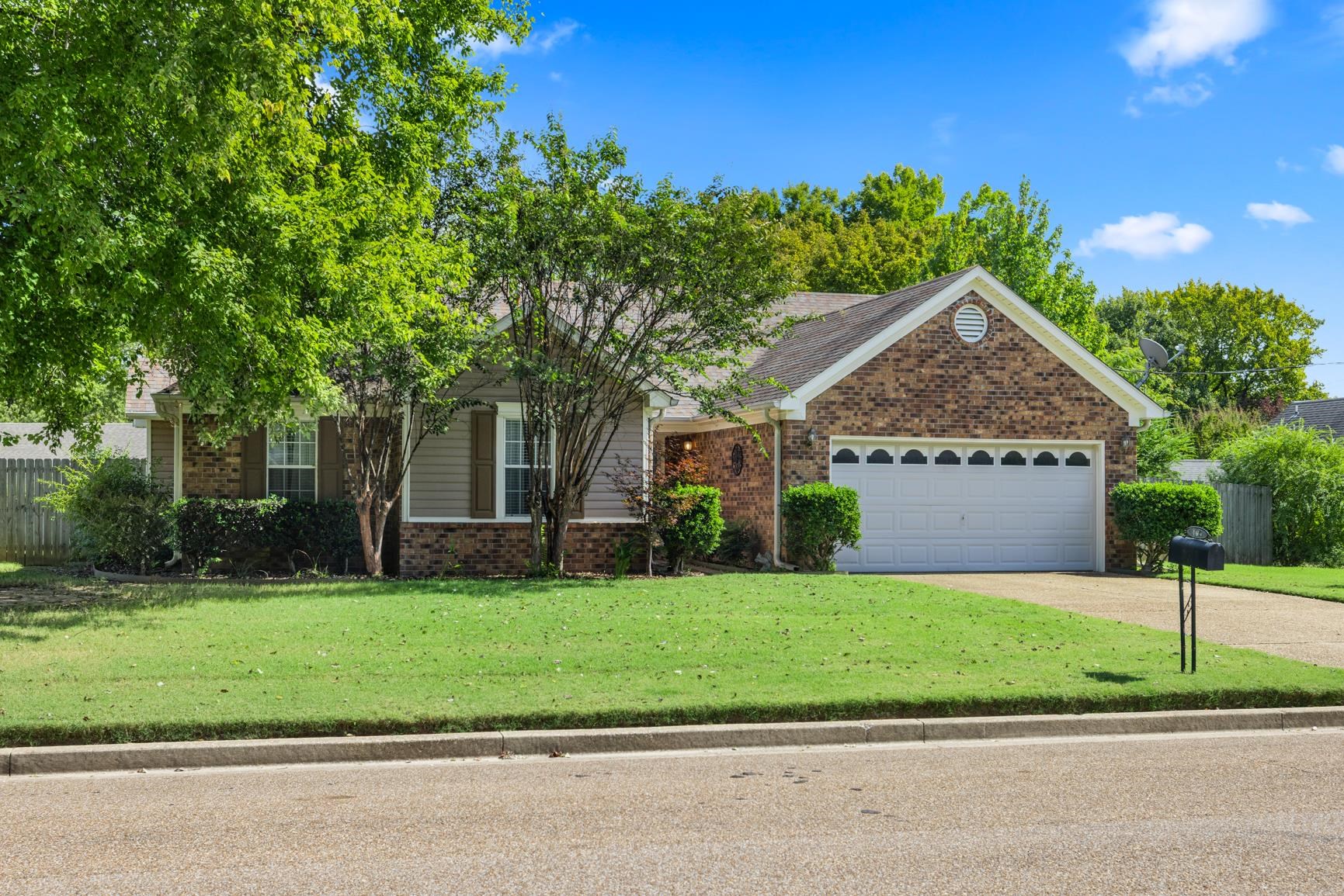 160 GRETNA GREEN DR S