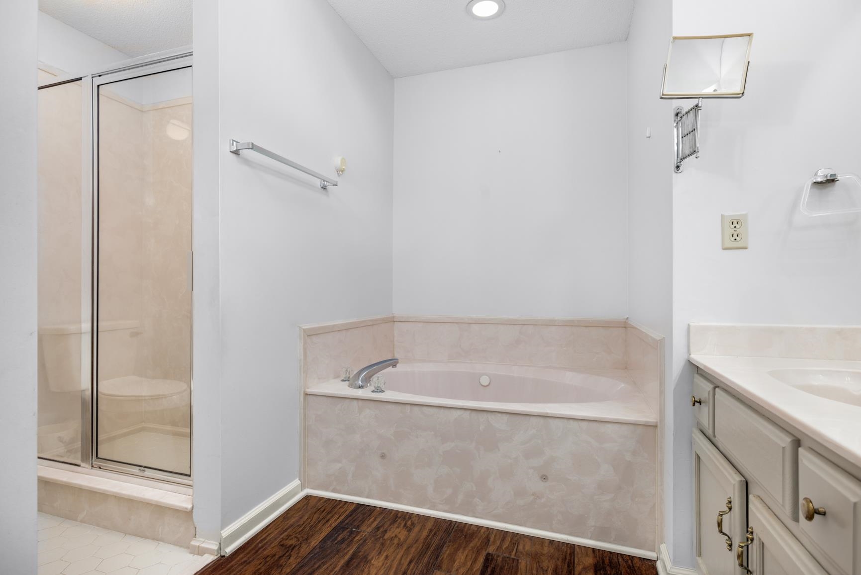 160 GRETNA GREEN DR S