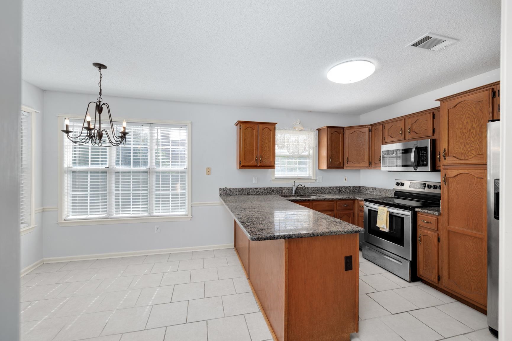 160 GRETNA GREEN DR S