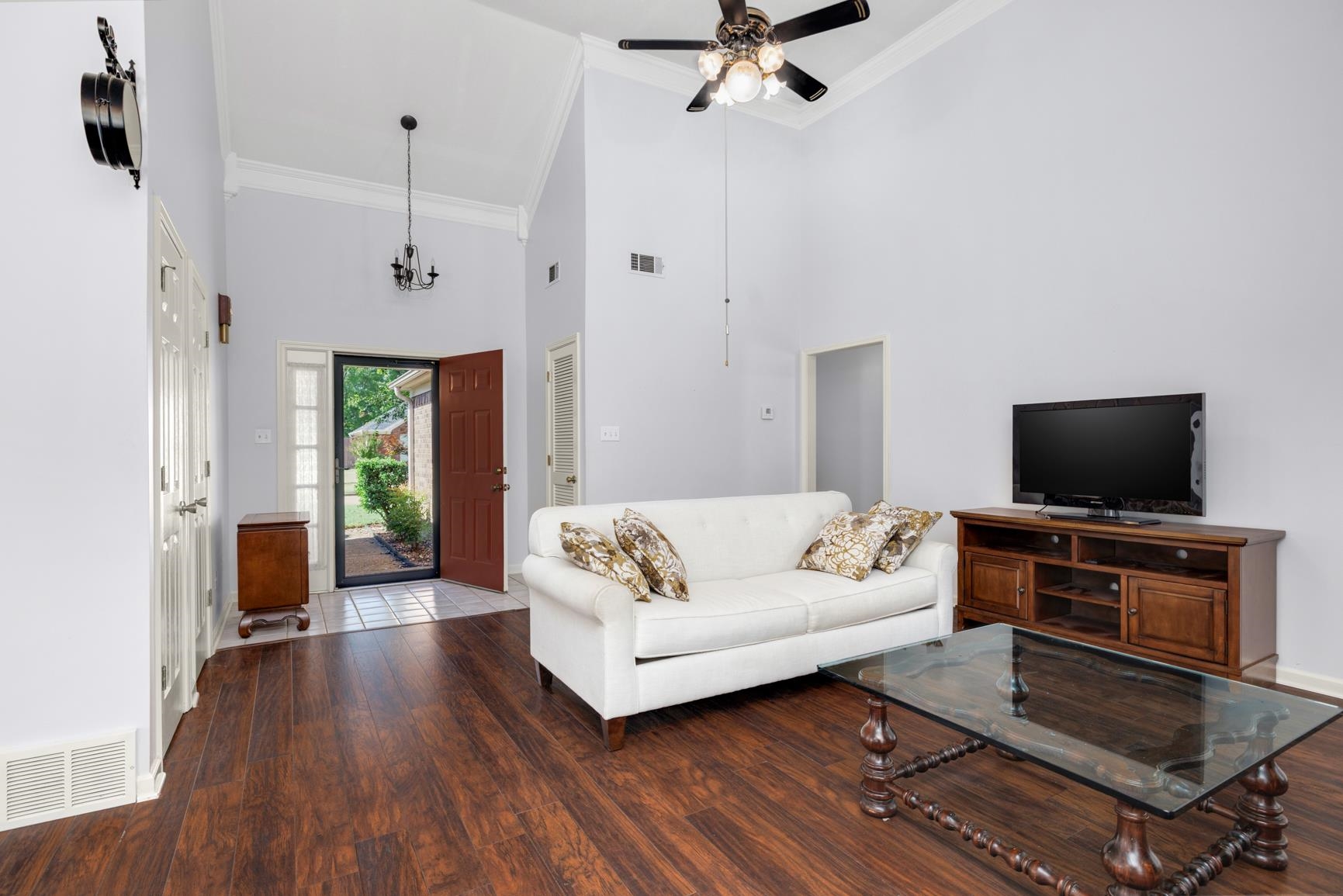 160 GRETNA GREEN DR S