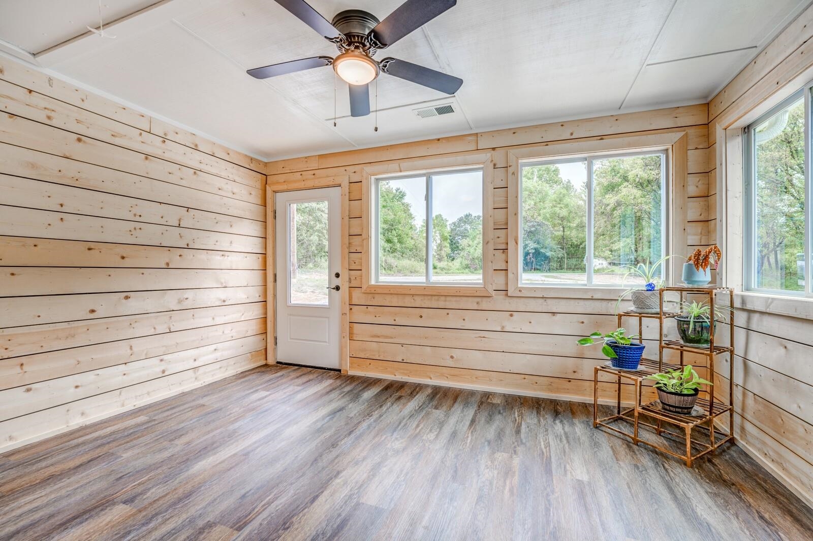 2100 SCRUB OAK RD