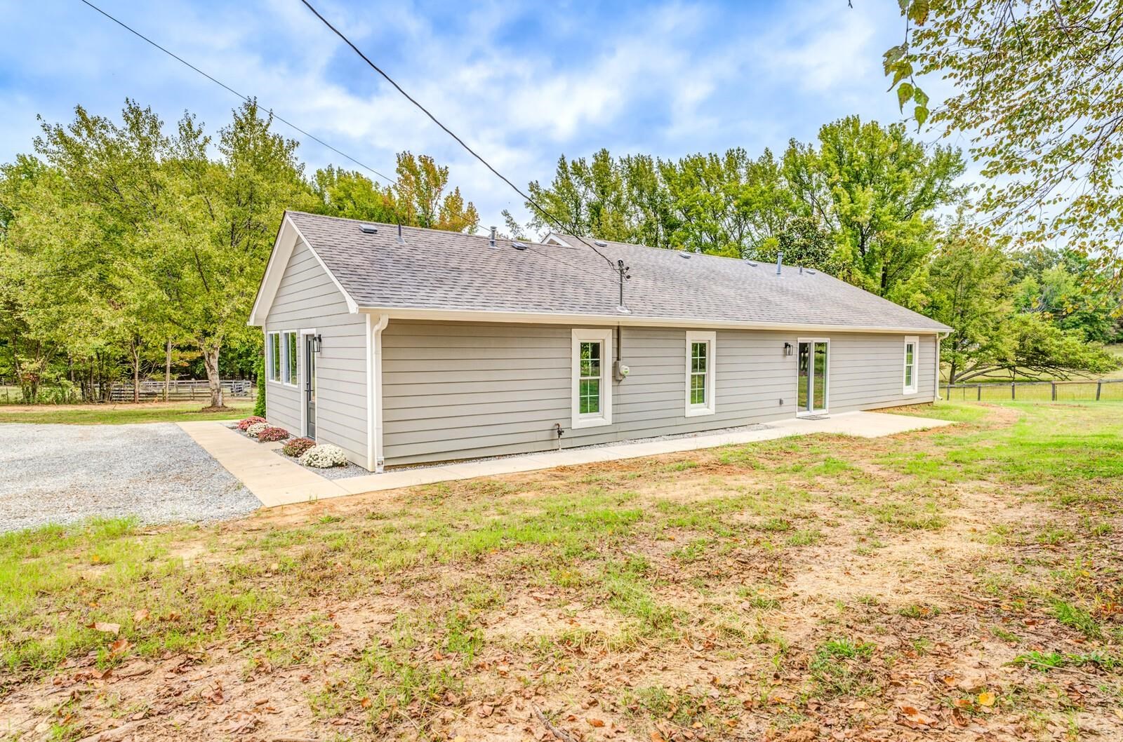 2100 SCRUB OAK RD