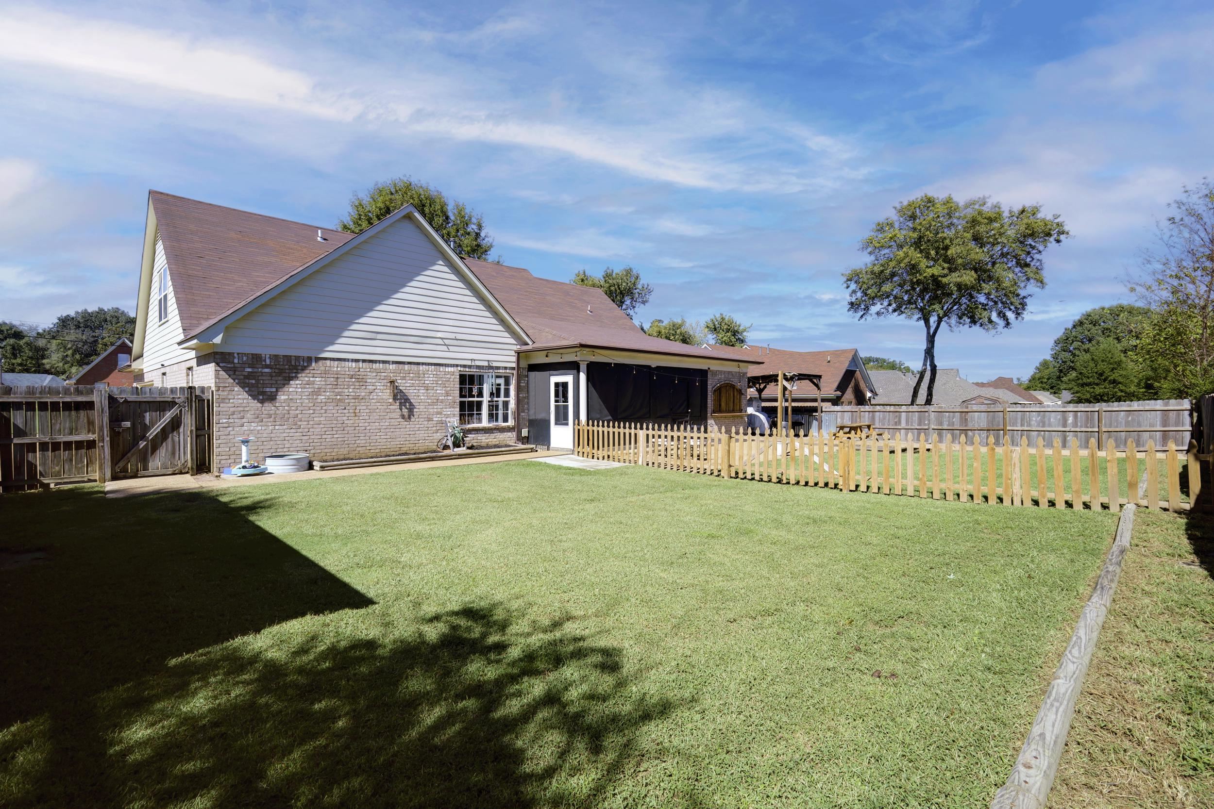 40 AUSTIN DR