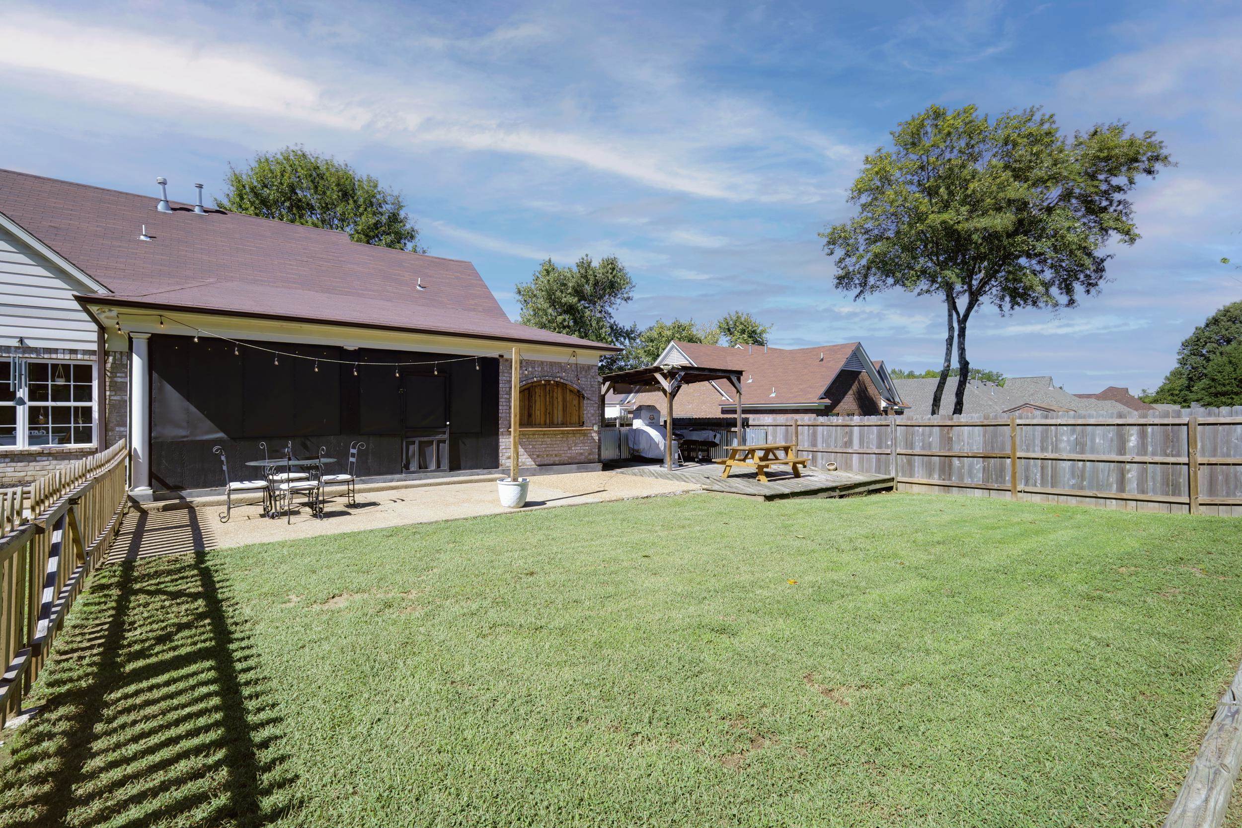 40 AUSTIN DR