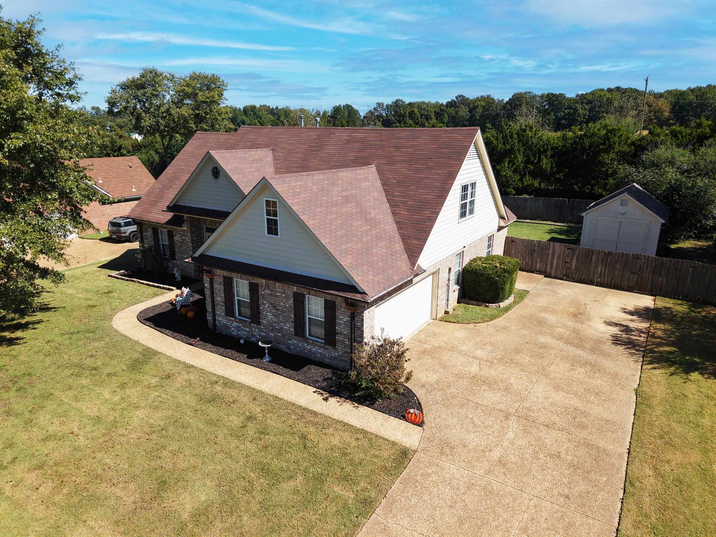 40 AUSTIN DR