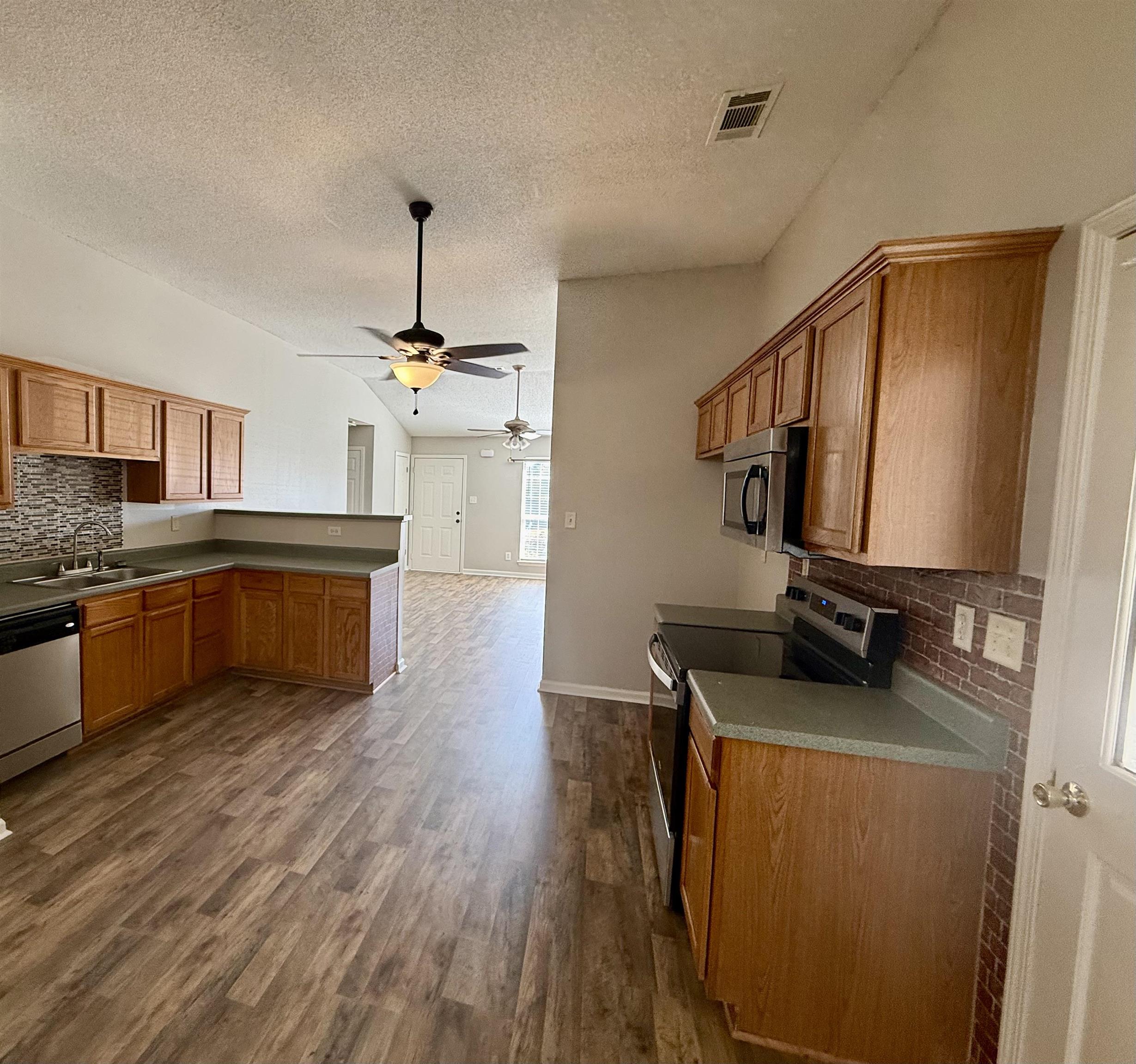 65 MAPLE RUN DR