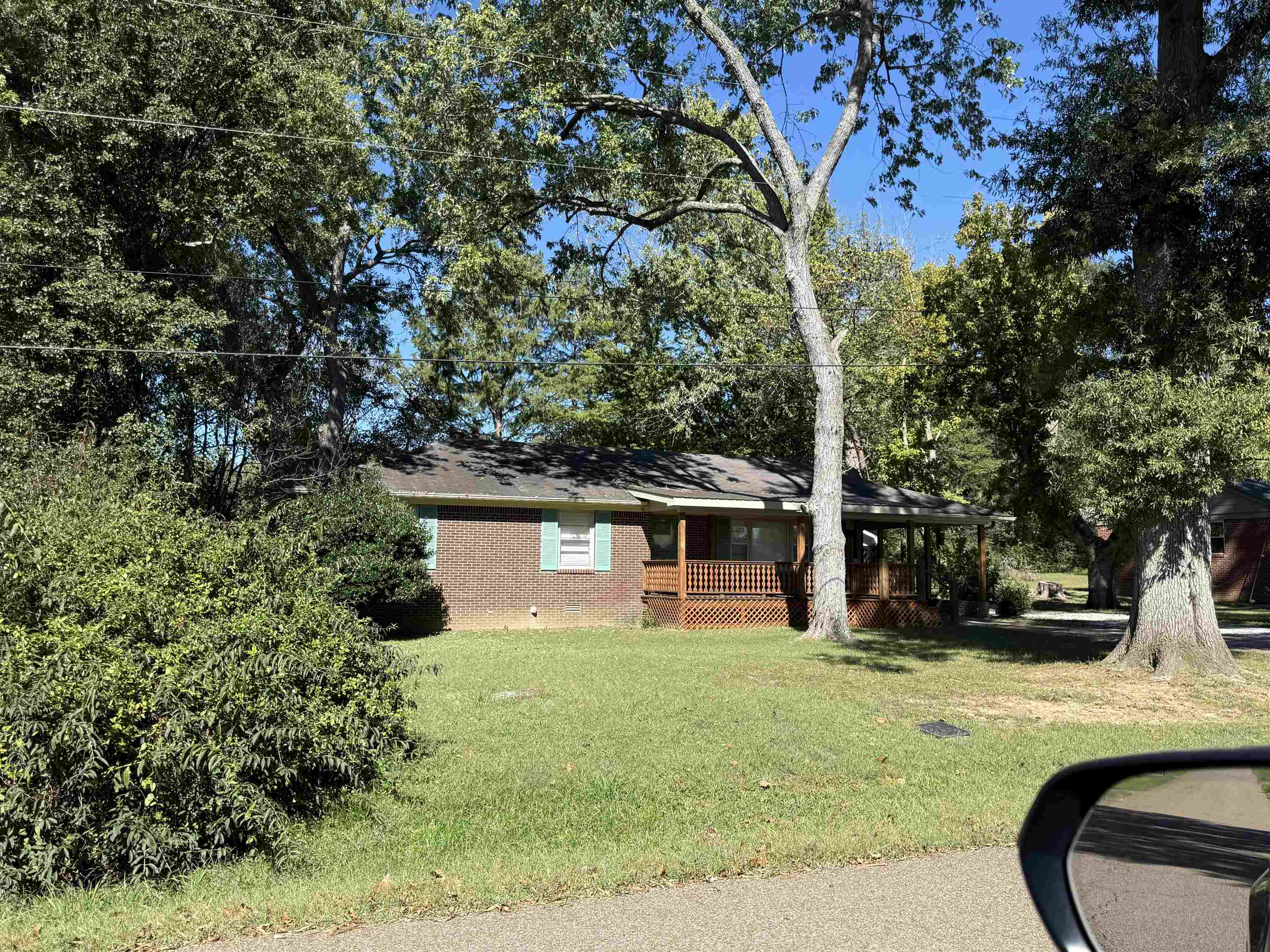 105 HILL DR