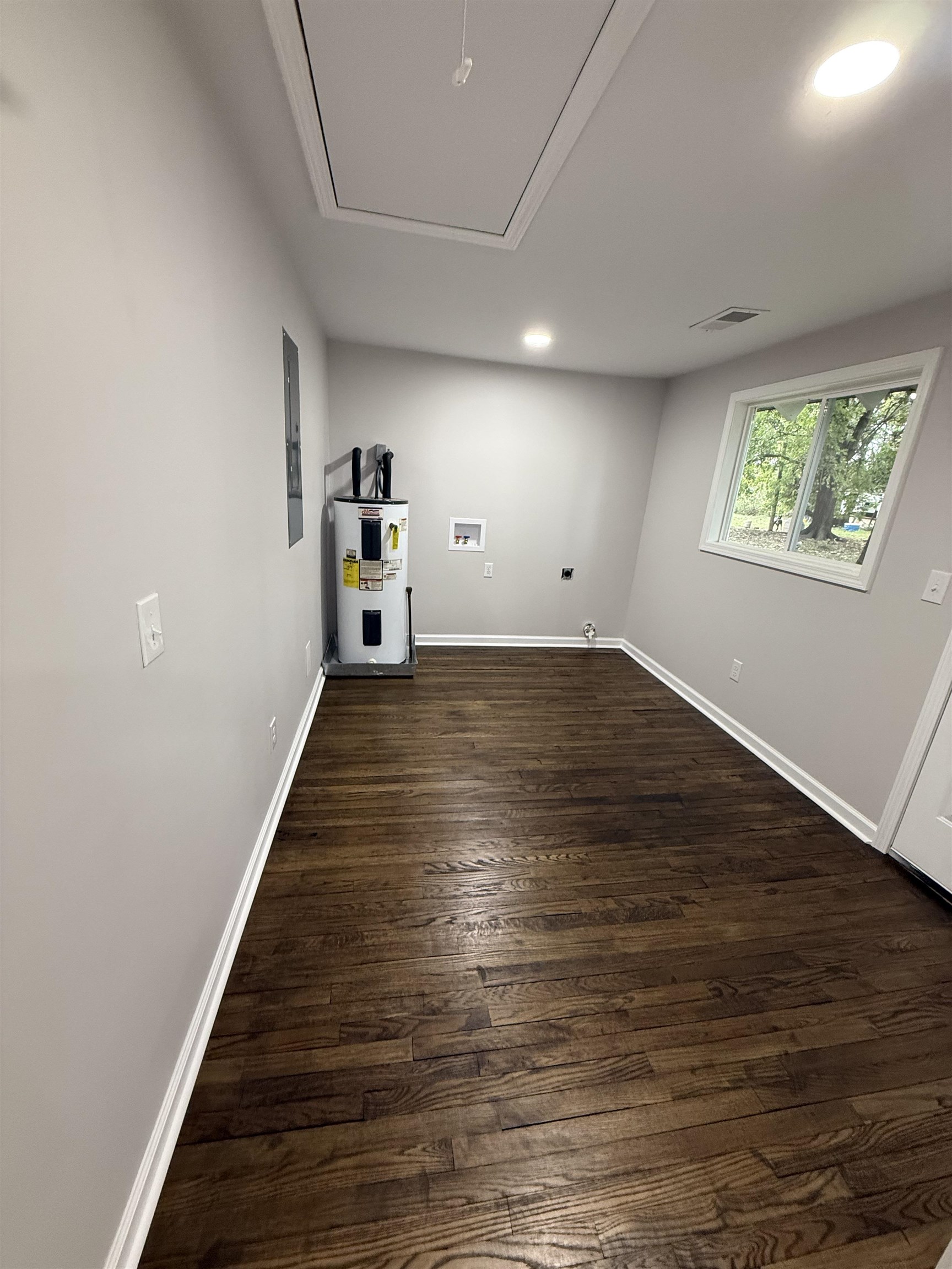 345 CROSS AVE