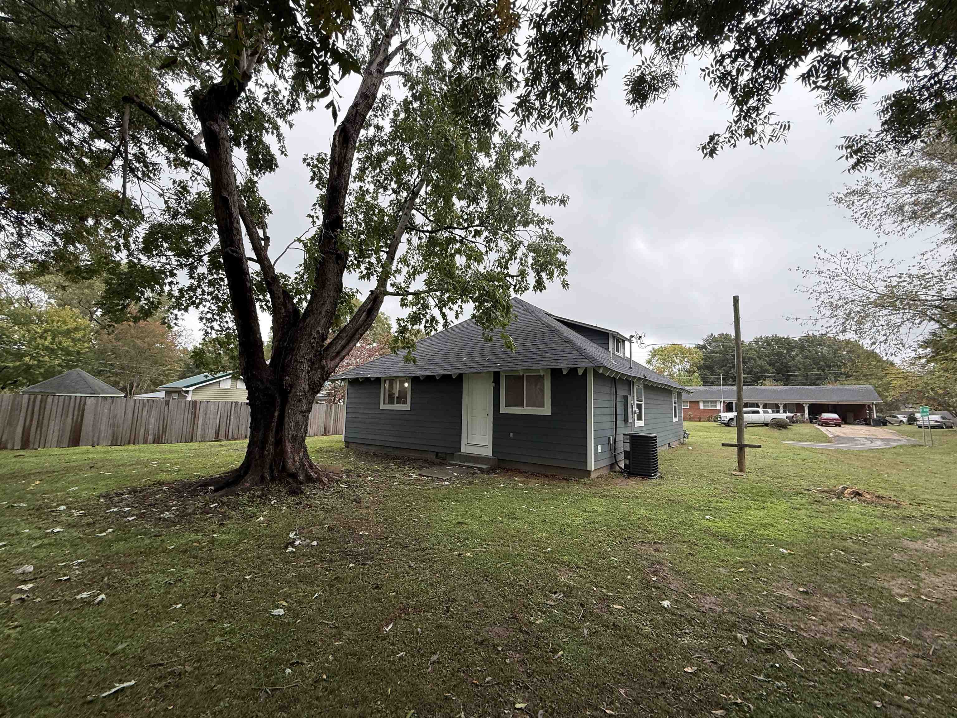 345 CROSS AVE
