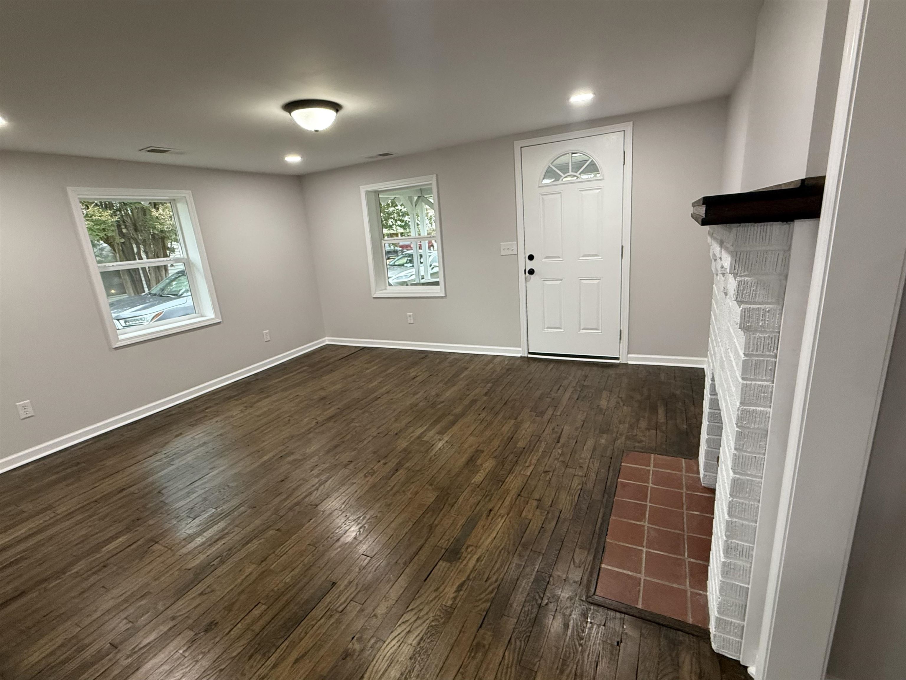 345 CROSS AVE