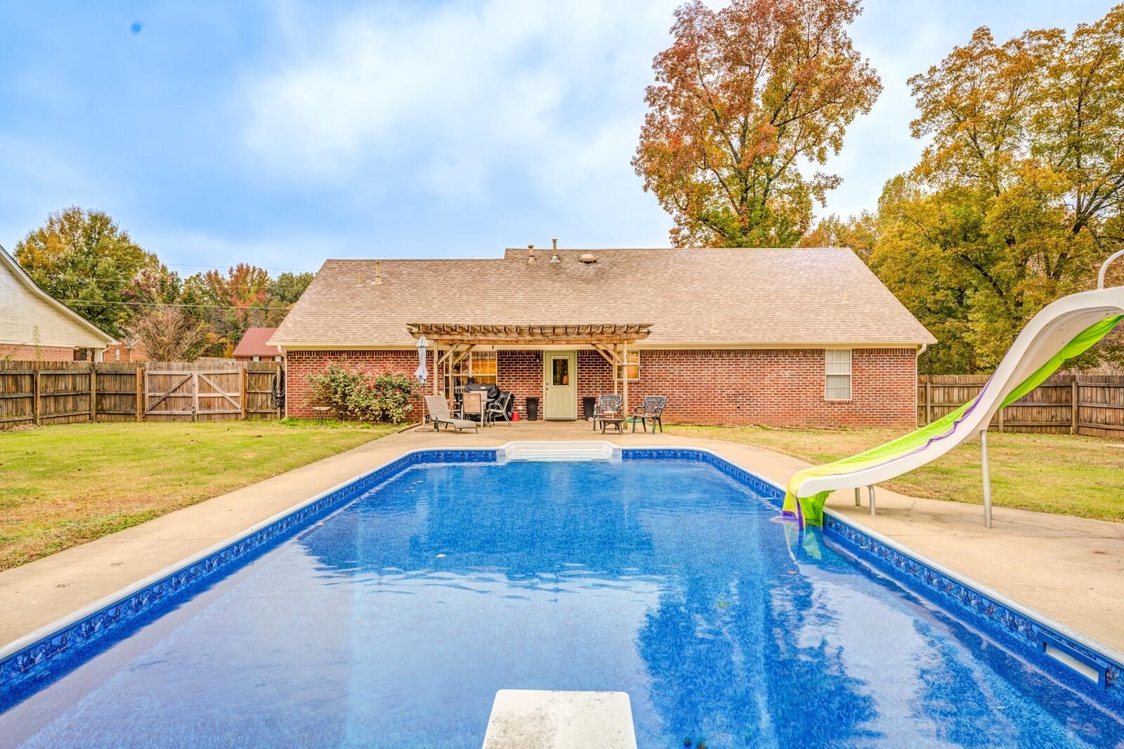 192 MADISON DR