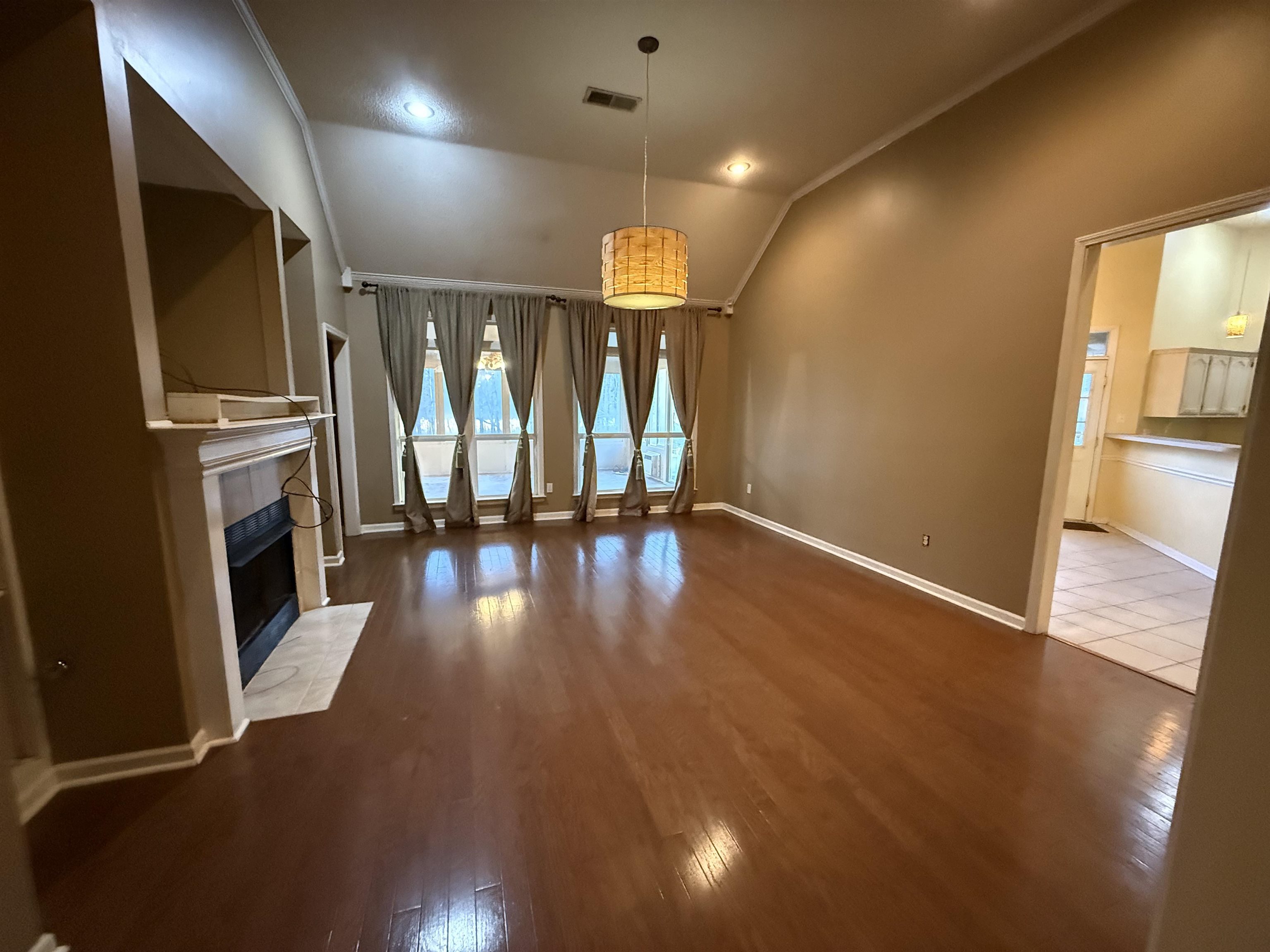 30 COUNTRY FOREST DR