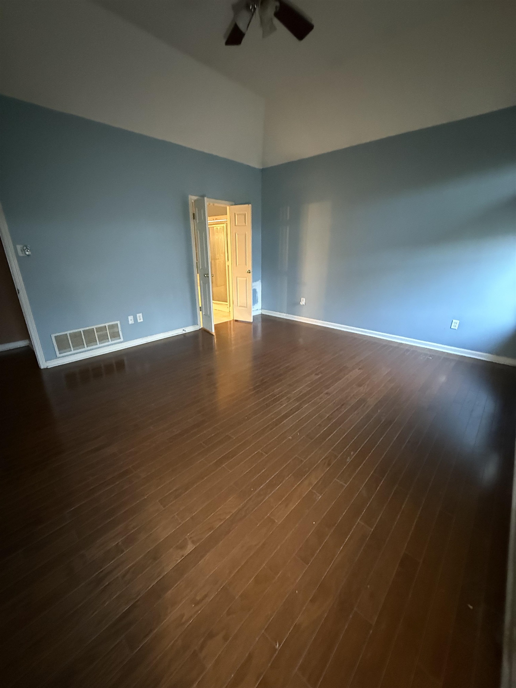 30 COUNTRY FOREST DR