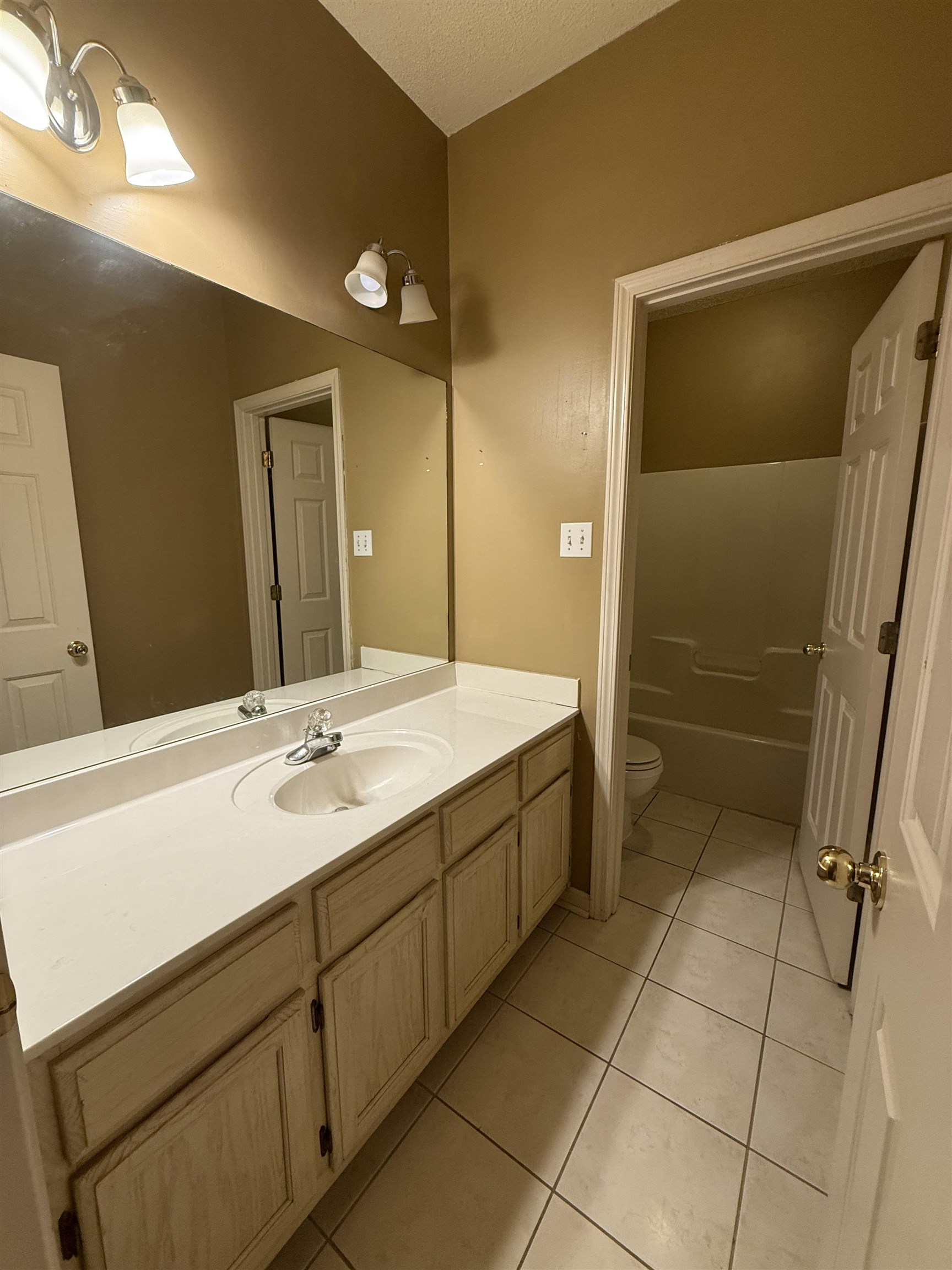 30 COUNTRY FOREST DR