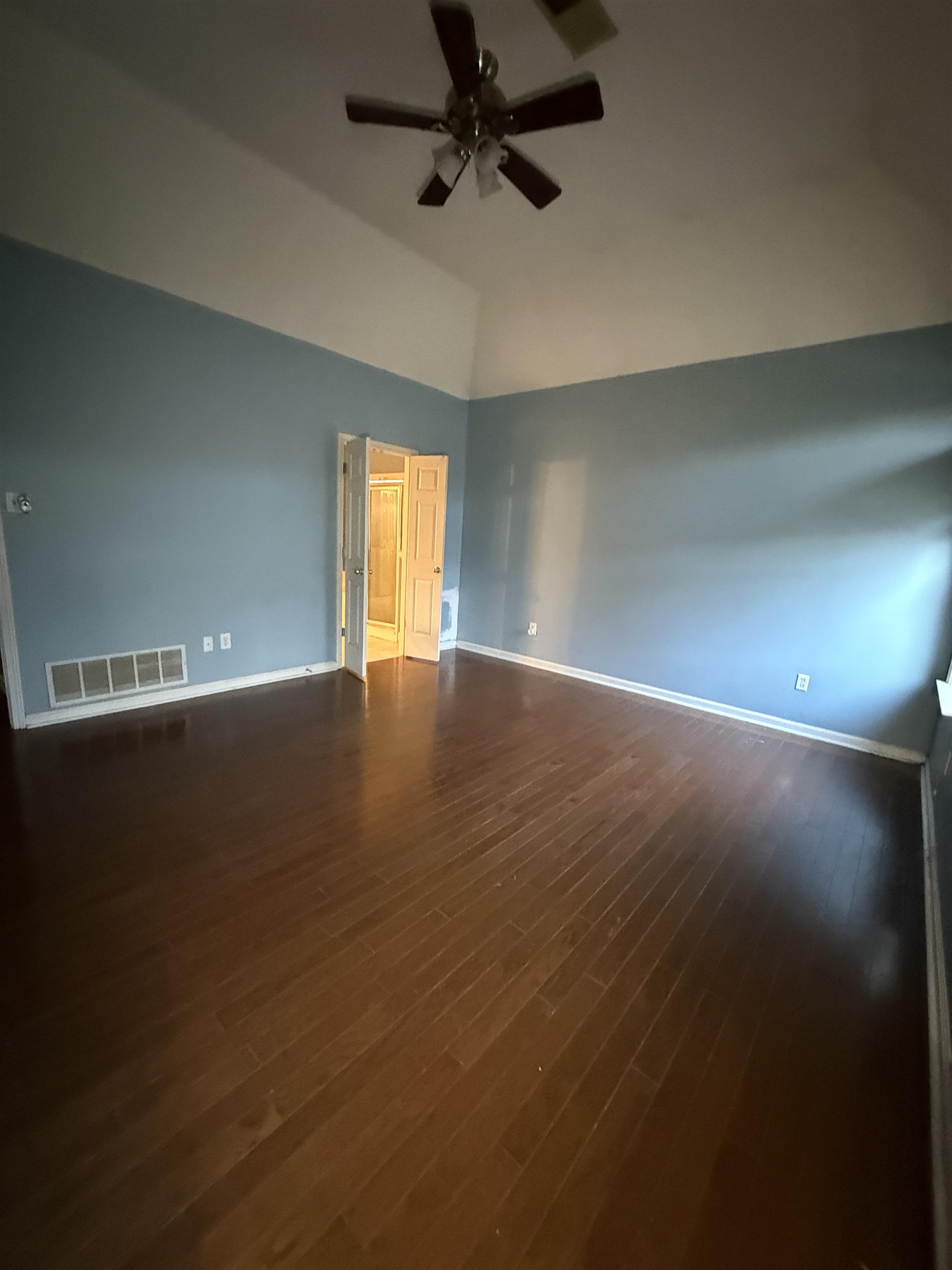 30 COUNTRY FOREST DR