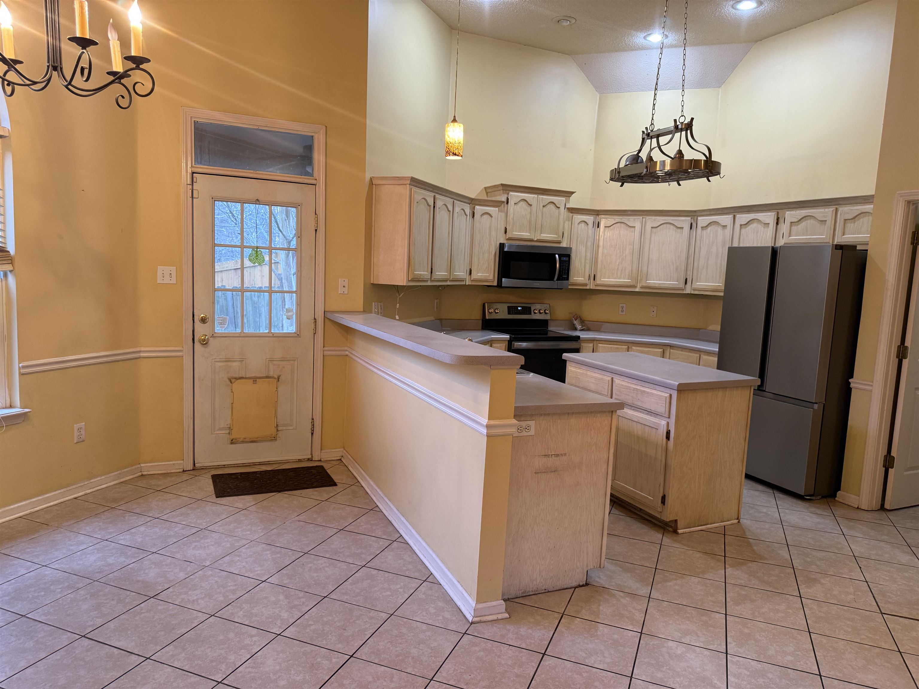 30 COUNTRY FOREST DR