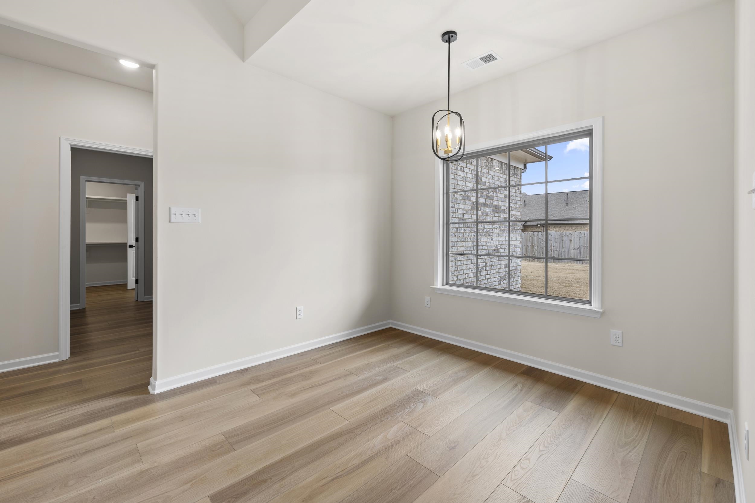 180 OAKLAND RIDGE CV