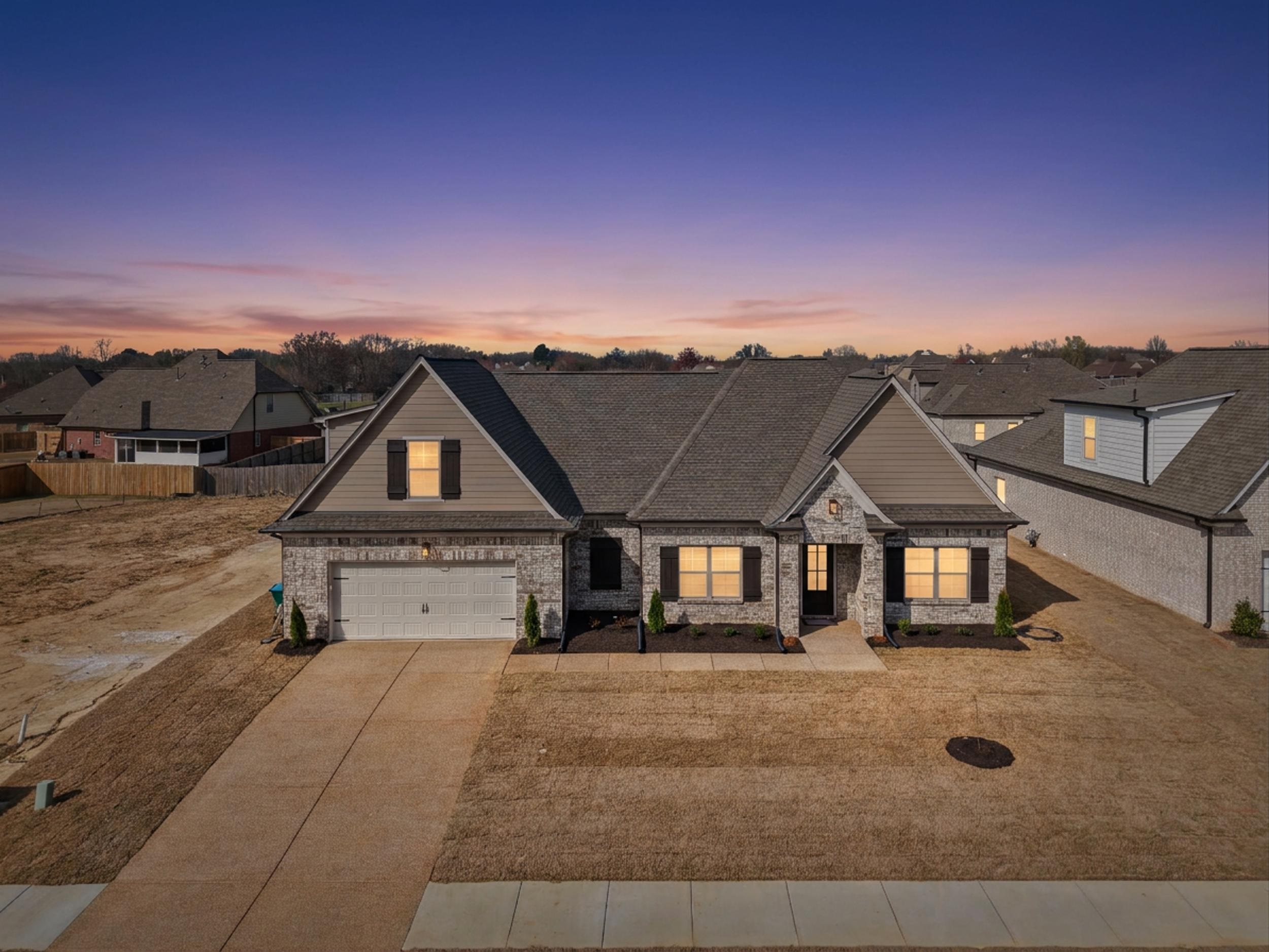 180 OAKLAND RIDGE CV