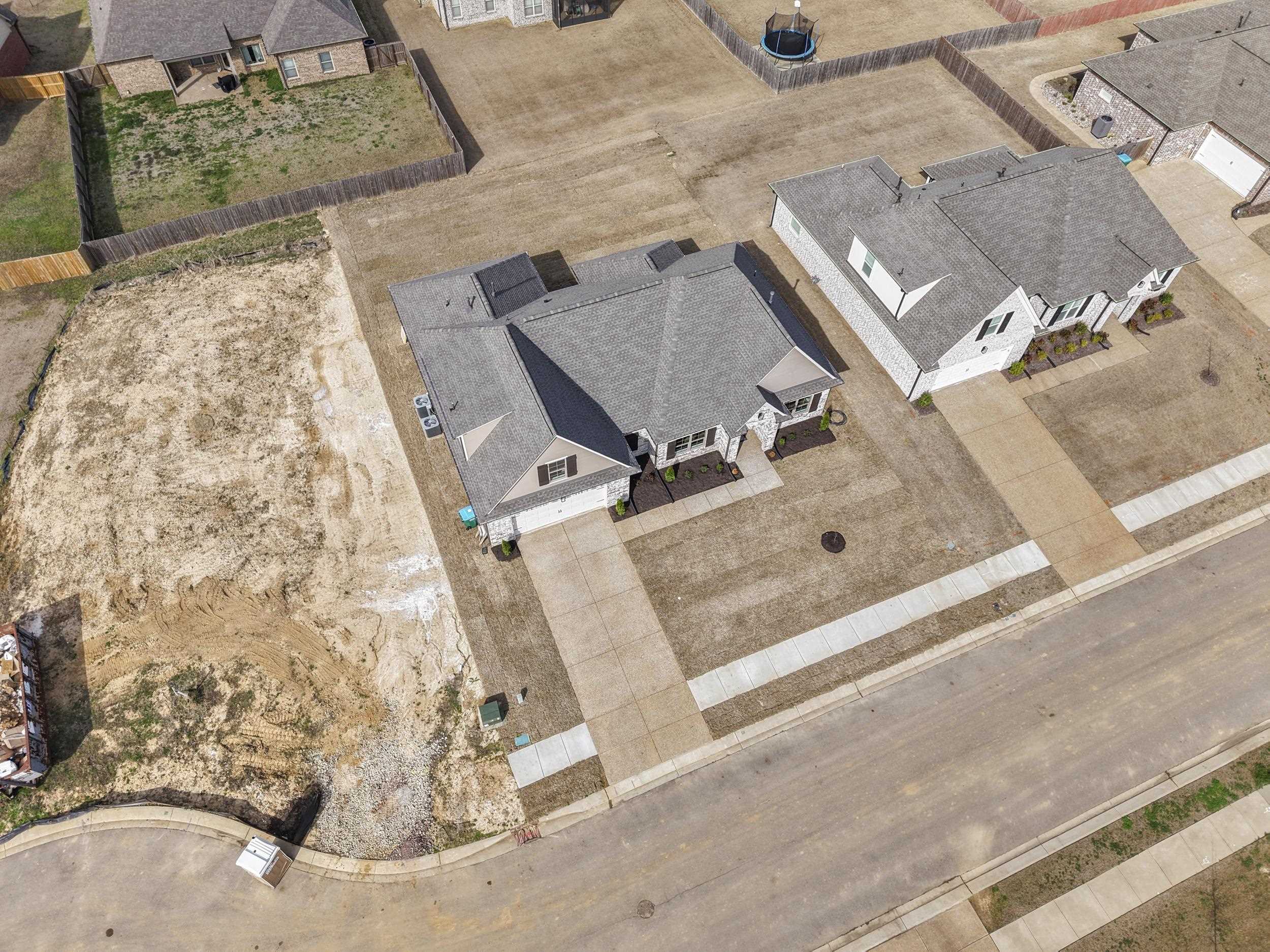 180 OAKLAND RIDGE CV