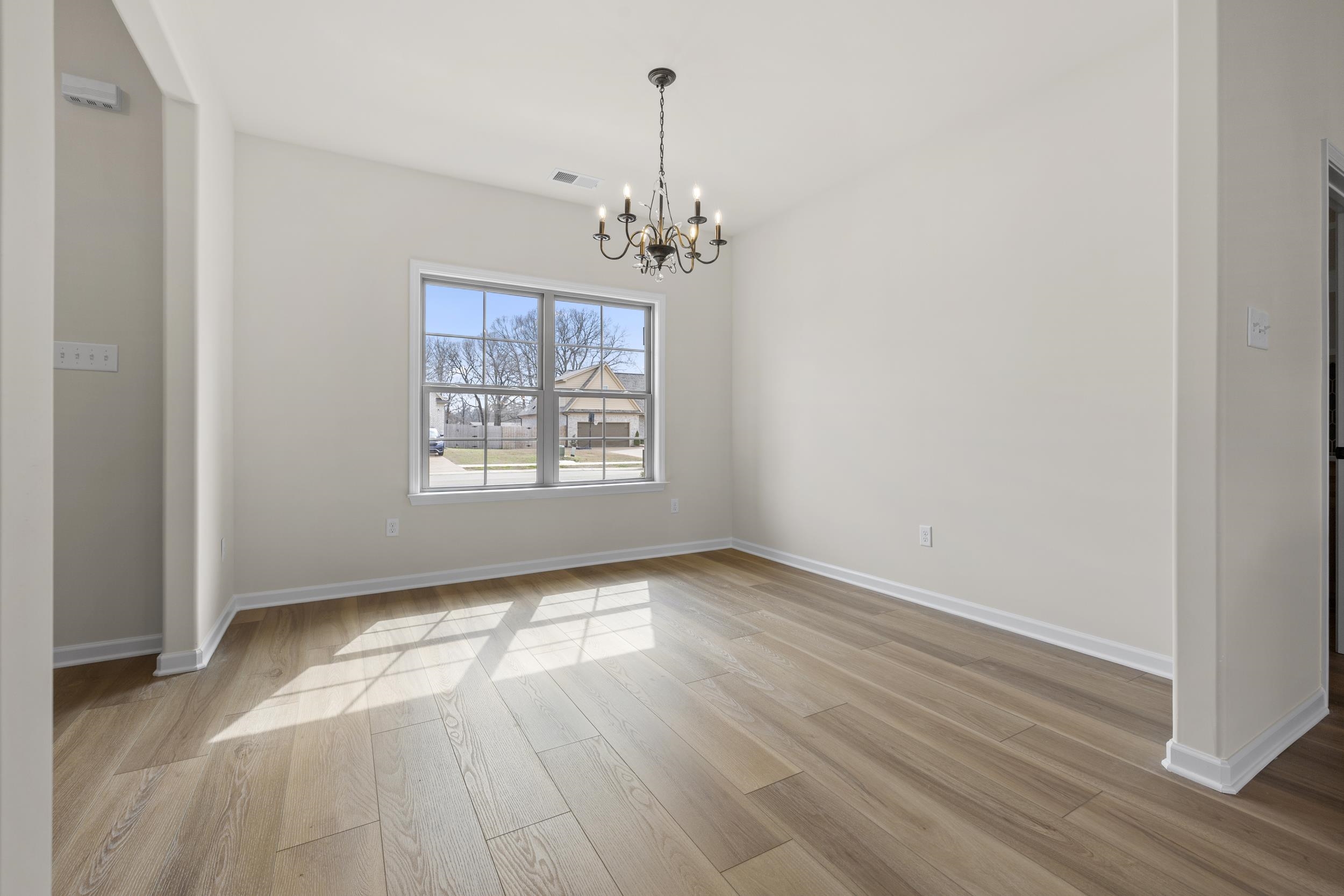 180 OAKLAND RIDGE CV