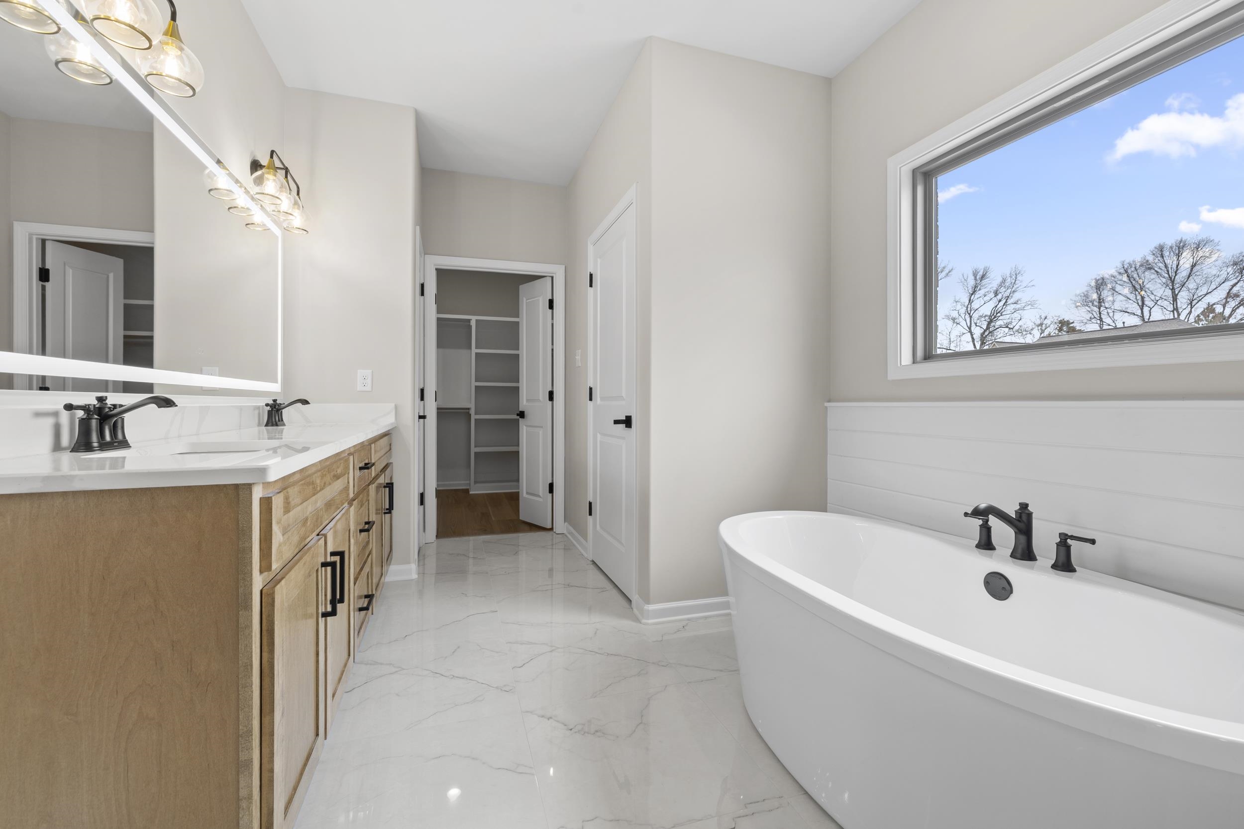 180 OAKLAND RIDGE CV