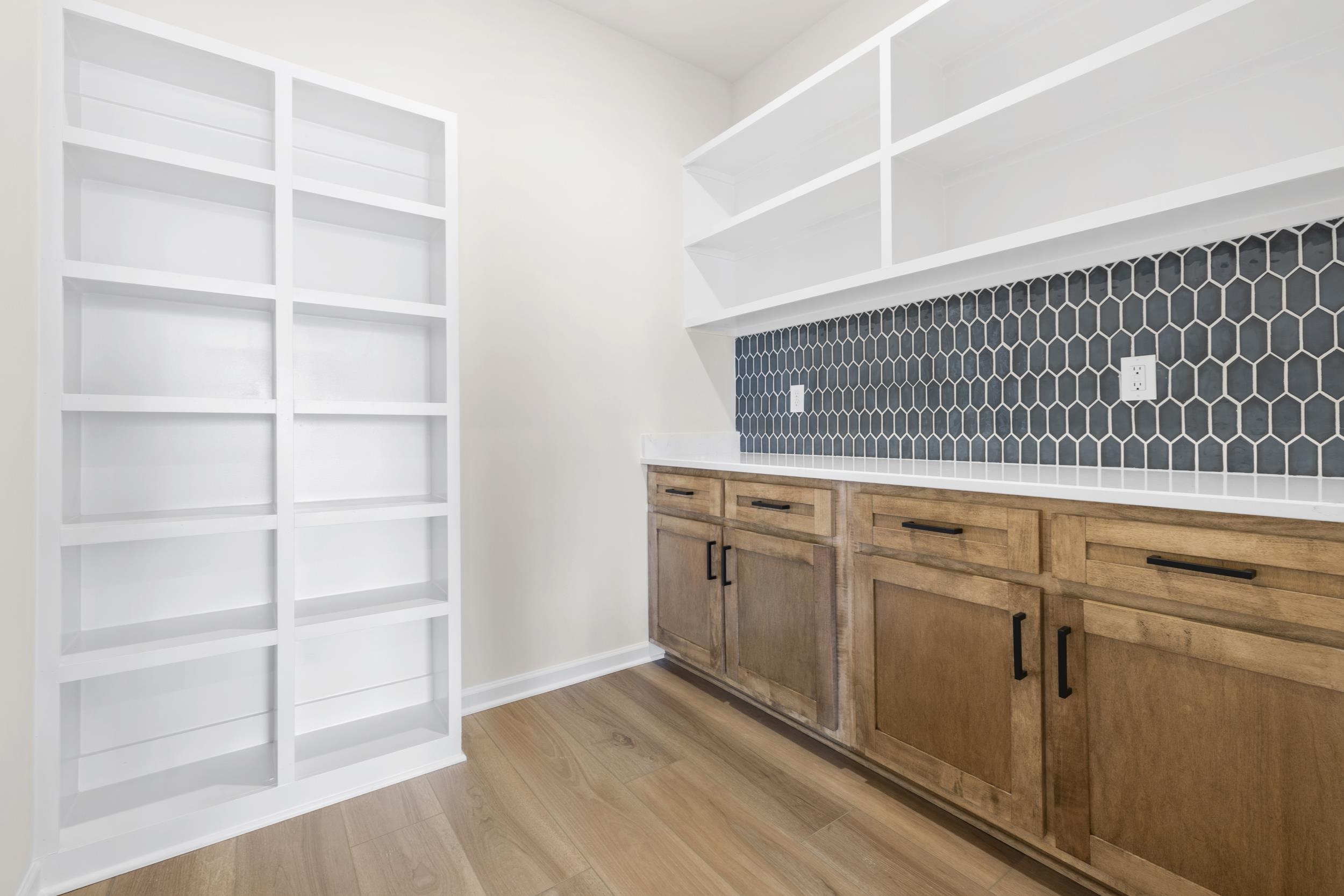 180 OAKLAND RIDGE CV