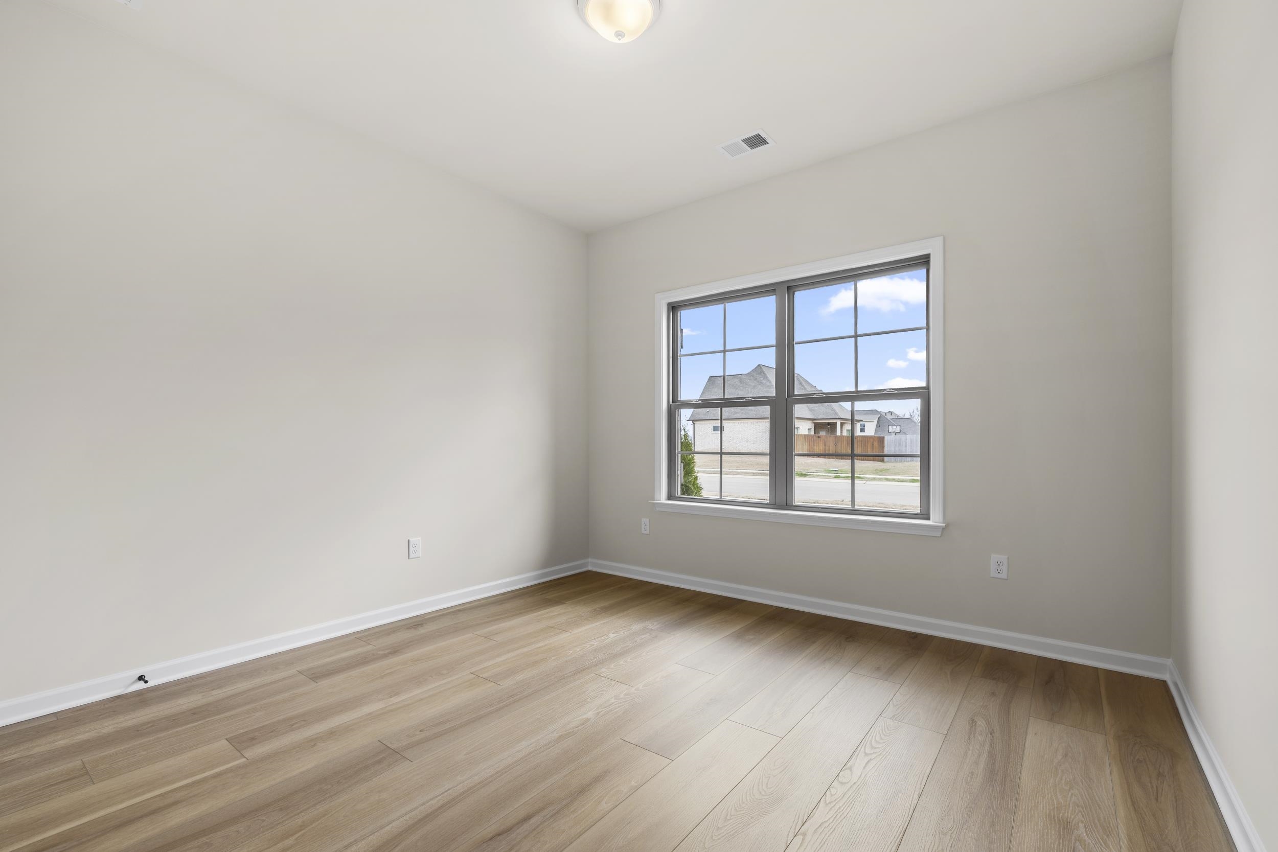 180 OAKLAND RIDGE CV