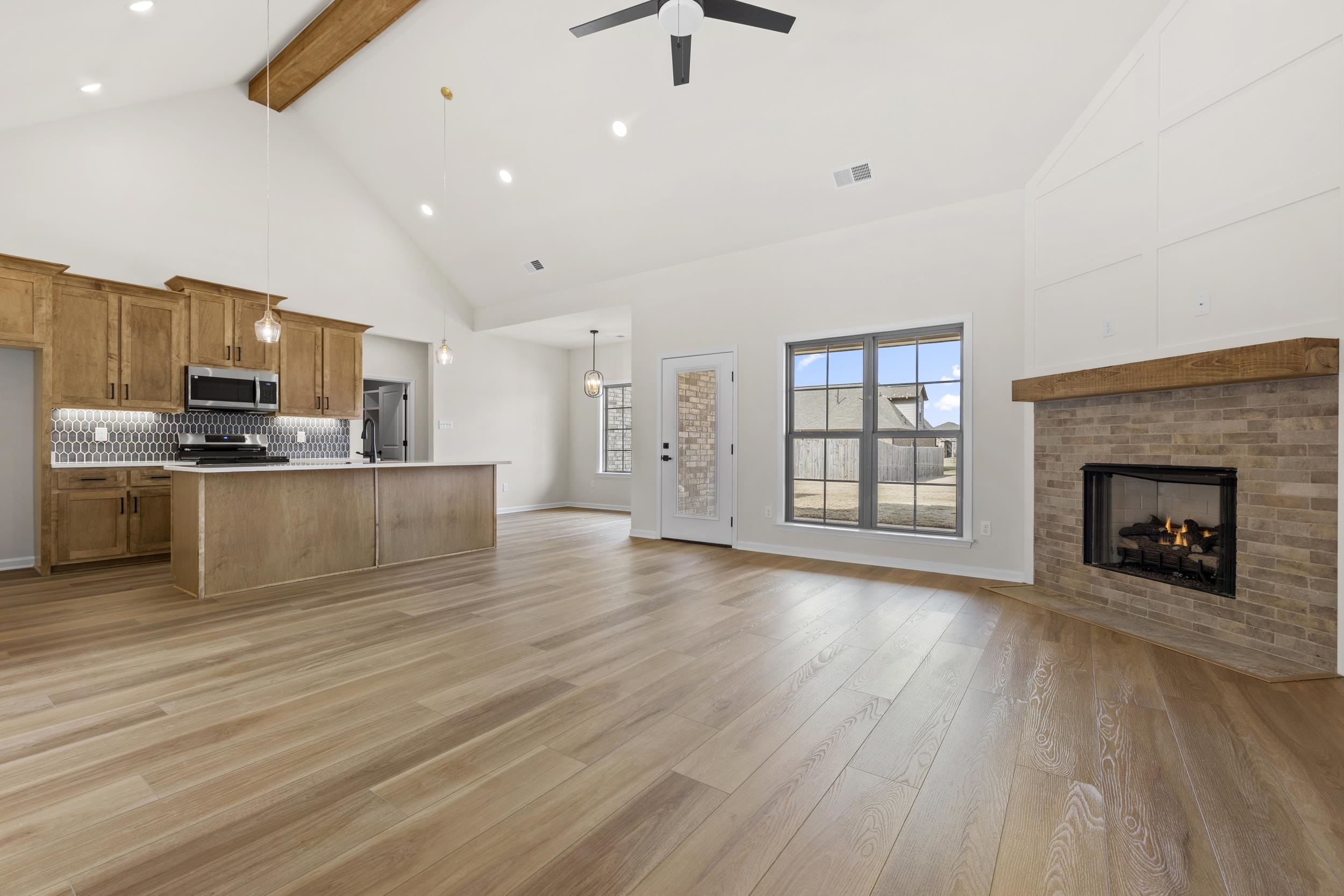 180 OAKLAND RIDGE CV