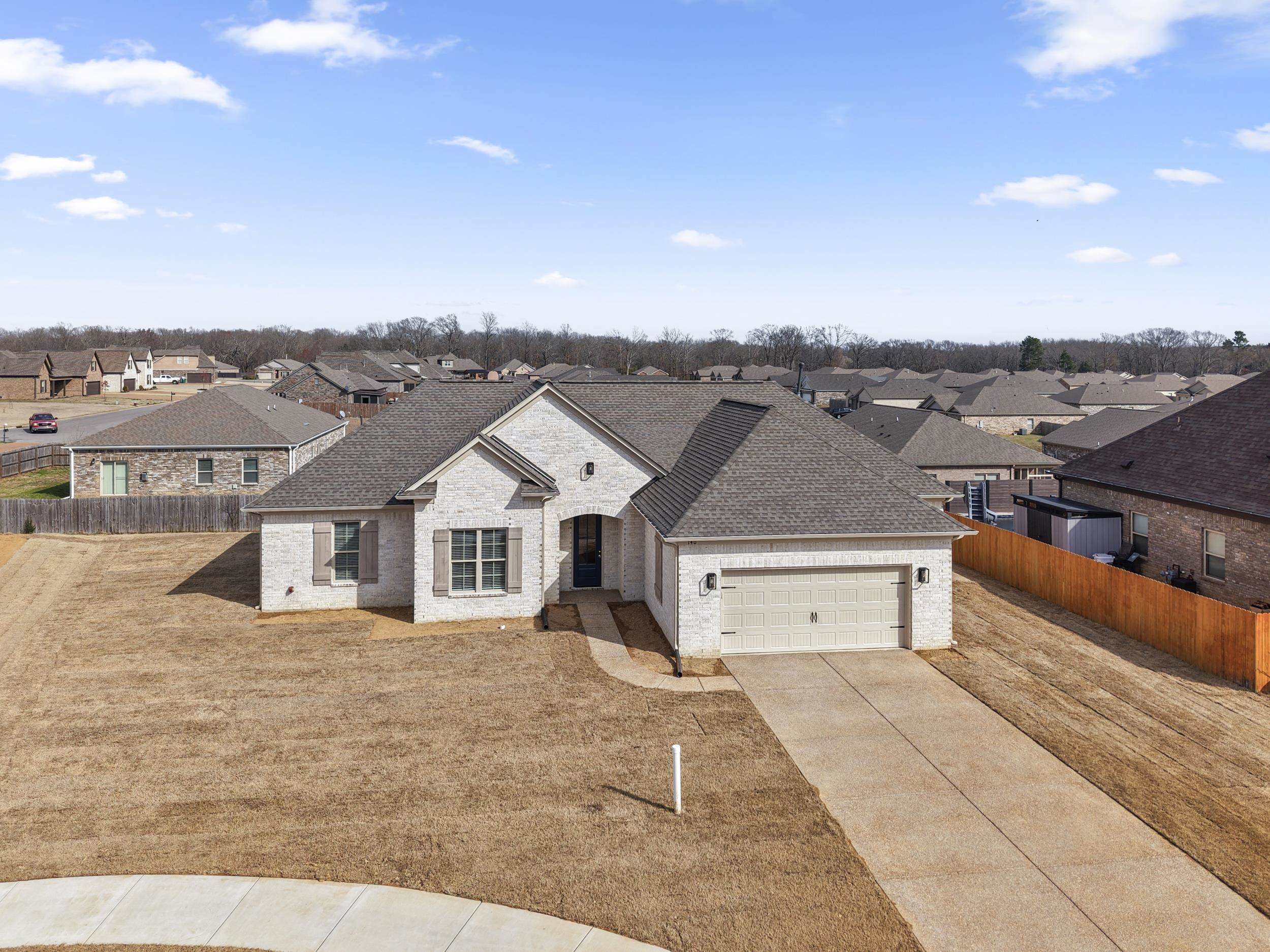 140 OAKLAND RIDGE CV