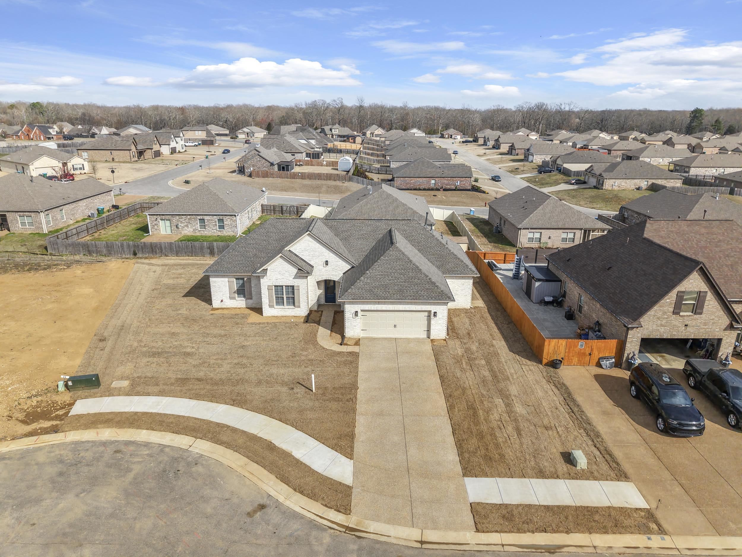 140 OAKLAND RIDGE CV