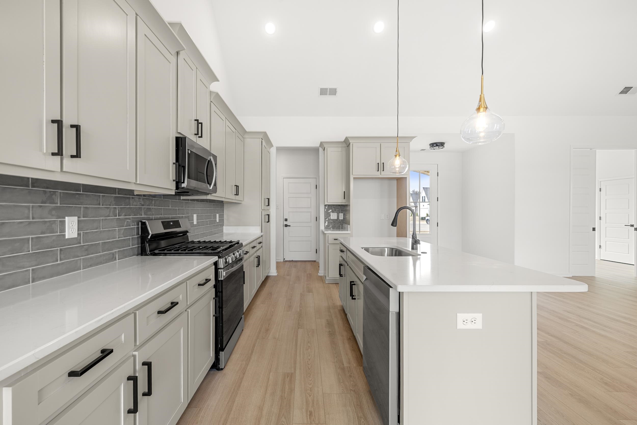 140 OAKLAND RIDGE CV