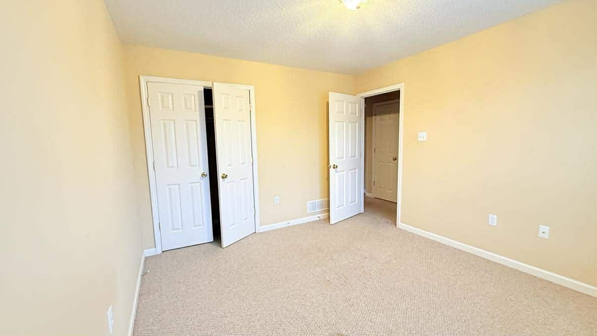 1180 WILLIAMSBURG DR