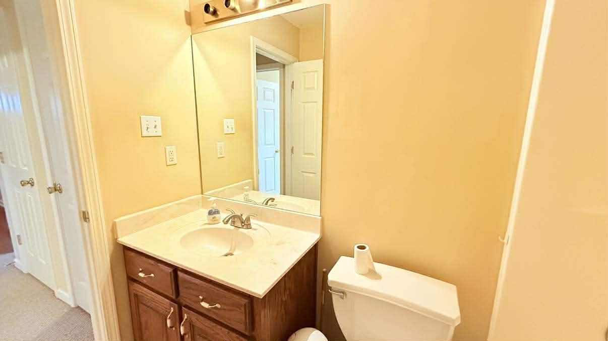 1180 WILLIAMSBURG DR