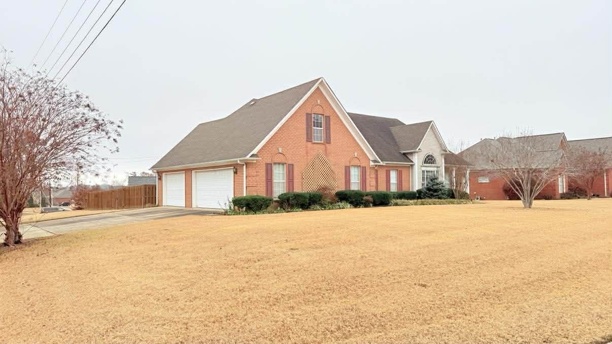 1180 WILLIAMSBURG DR