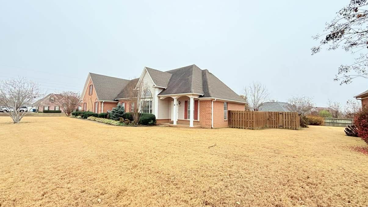 1180 WILLIAMSBURG DR