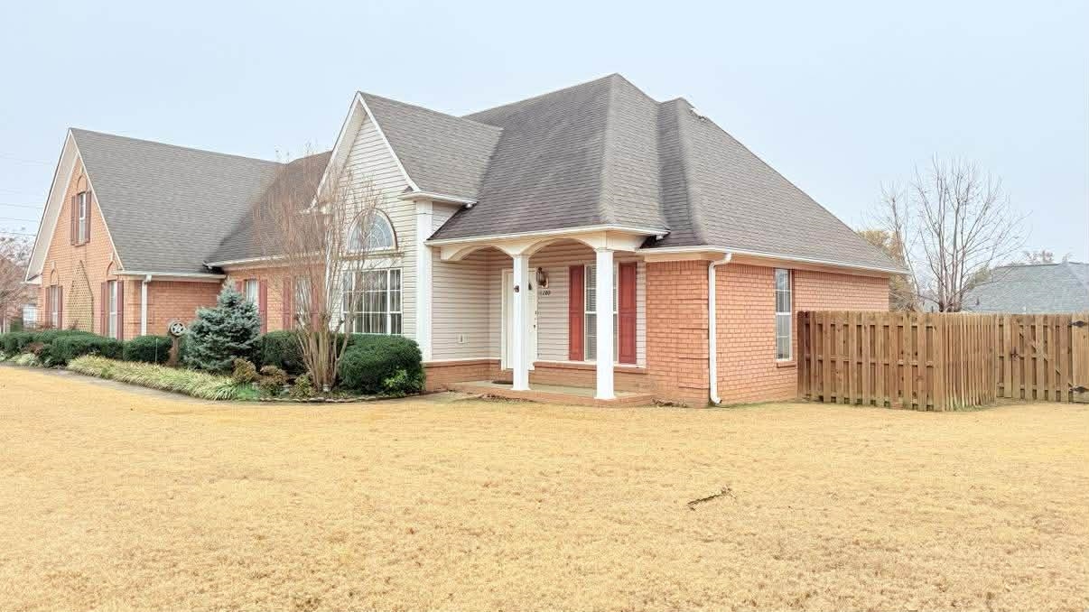 1180 WILLIAMSBURG DR