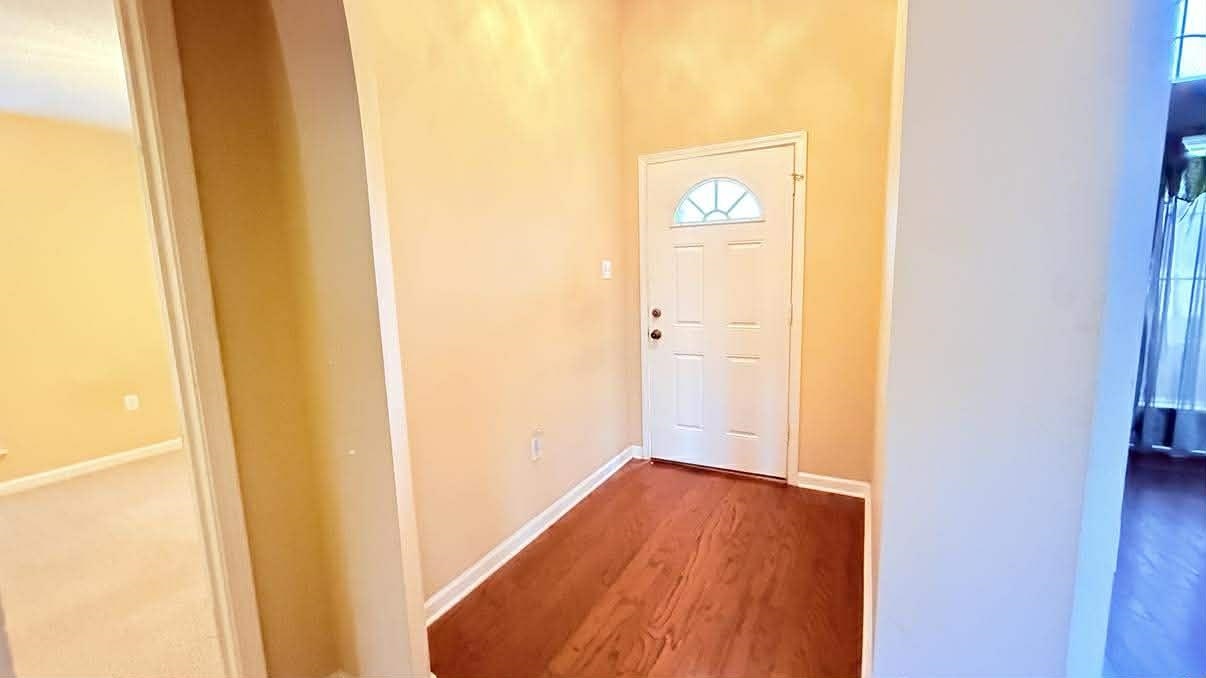 1180 WILLIAMSBURG DR