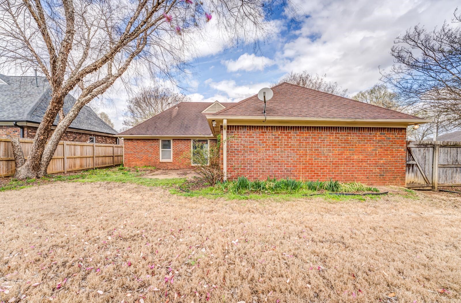 153 MCDONALD GLEN CV