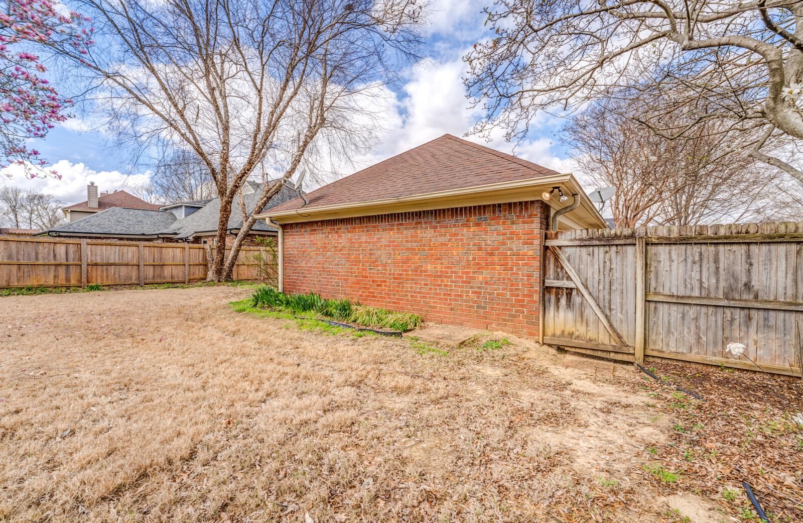 153 MCDONALD GLEN CV